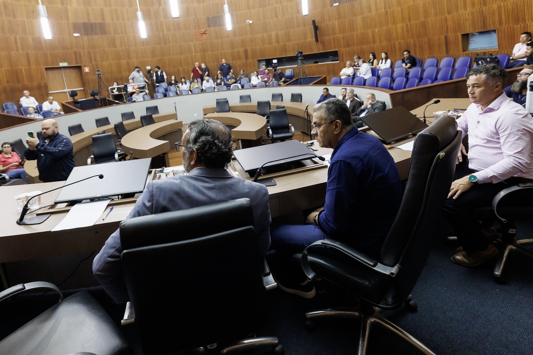 Regularizao fundiria e sade pautam audincia<a style='float:right;color:#ccc' href='https://www3.al.sp.gov.br/repositorio/noticia/N-10-2025/fg354017.jpg' target=_blank><i class='bi bi-zoom-in'></i> Clique para ver a imagem </a>