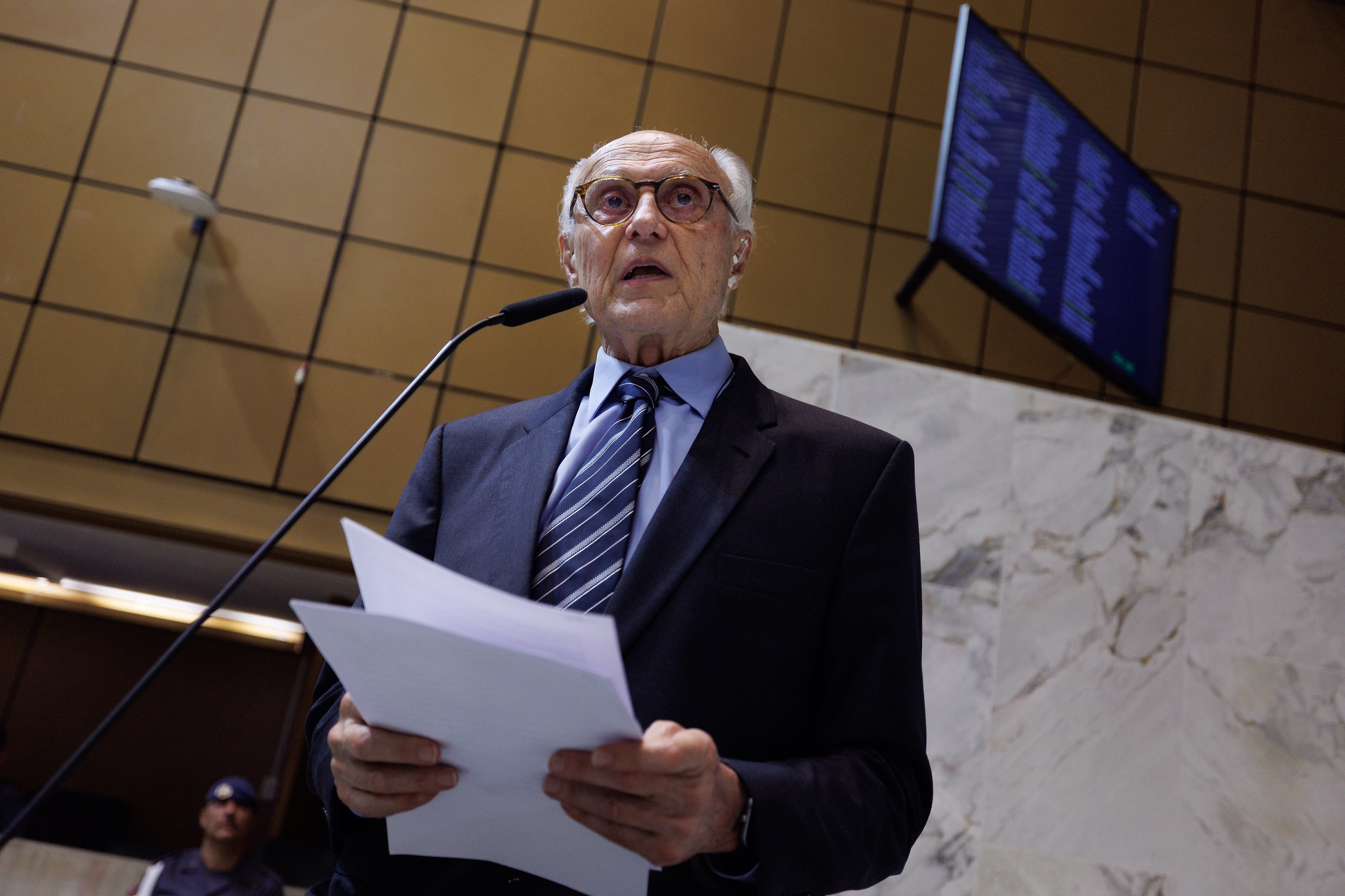 Deputado Eduardo Suplicy<a style='float:right;color:#ccc' href='https://www3.al.sp.gov.br/repositorio/noticia/N-10-2025/fg354042.jpg' target=_blank><i class='bi bi-zoom-in'></i> Clique para ver a imagem </a>