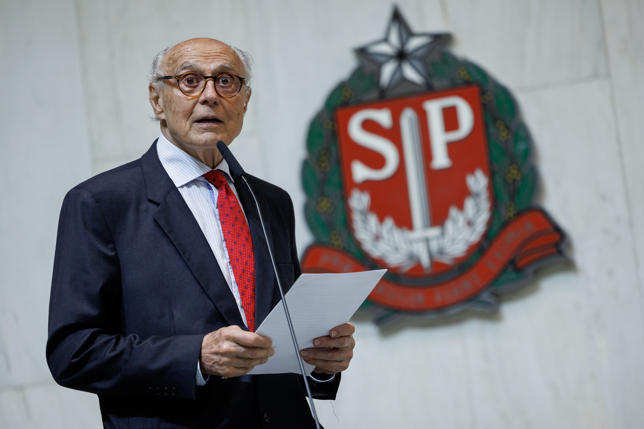 Dep. Eduardo Suplicy<a style='float:right;color:#ccc' href='https://www3.al.sp.gov.br/repositorio/noticia/N-10-2025/fg354172.jpg' target=_blank><i class='bi bi-zoom-in'></i> Clique para ver a imagem </a>