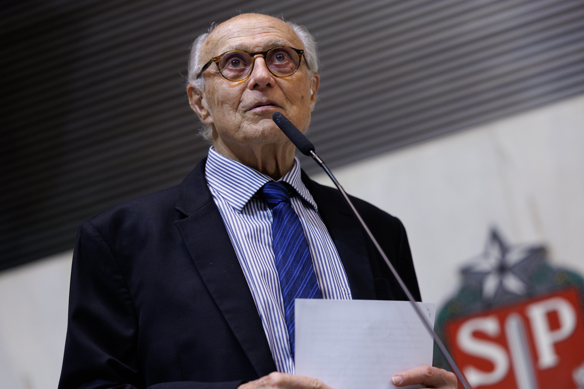 Deputado Eduardo Suplicy<a style='float:right;color:#ccc' href='https://www3.al.sp.gov.br/repositorio/noticia/N-10-2025/fg354283.jpg' target=_blank><i class='bi bi-zoom-in'></i> Clique para ver a imagem </a>