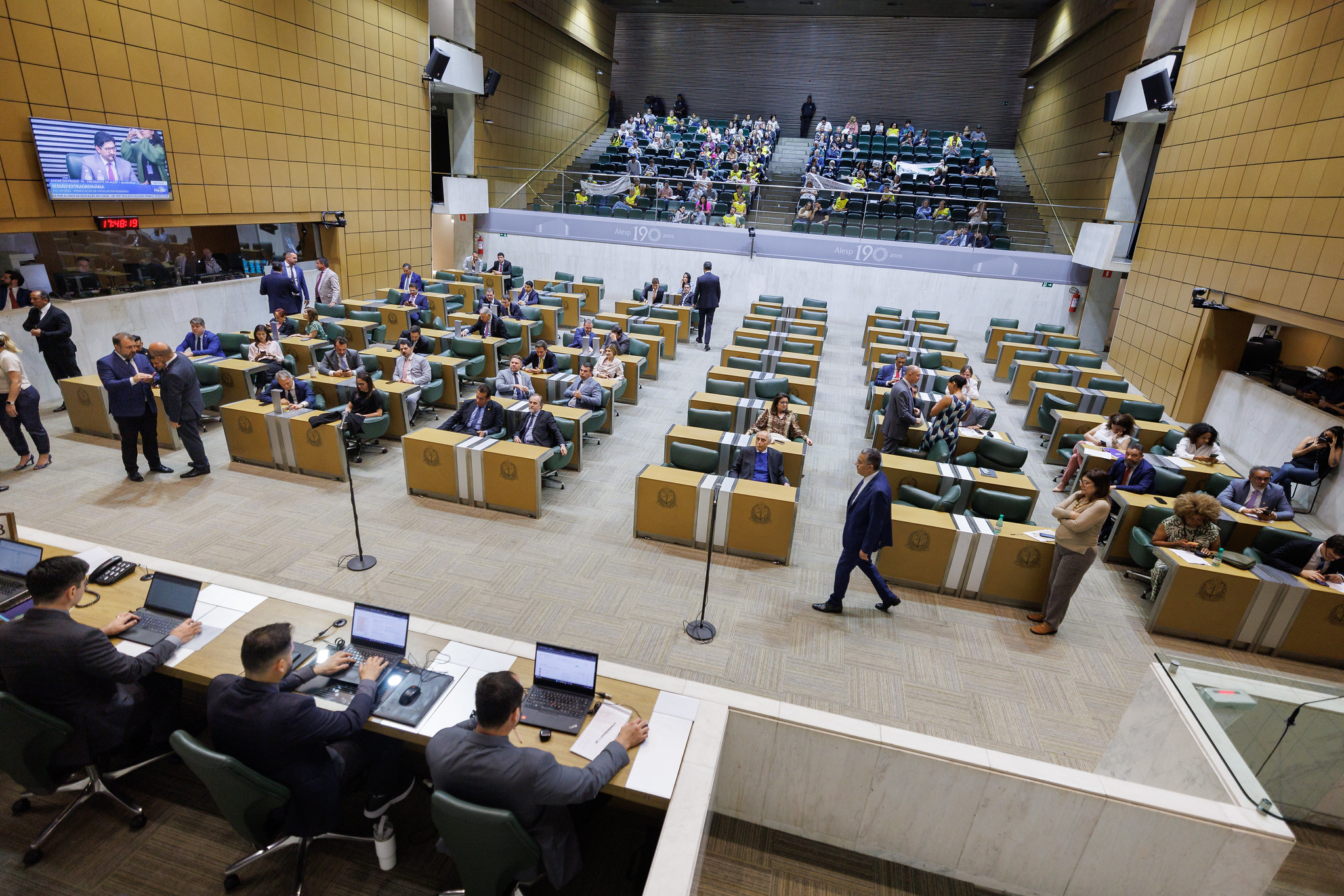 Normas foram aprovadas em Plenário pelos deputados<a style='float:right;color:#ccc' href='https://www3.al.sp.gov.br/repositorio/noticia/N-10-2025/fg354819.jpg' target=_blank><i class='bi bi-zoom-in'></i> Clique para ver a imagem </a>