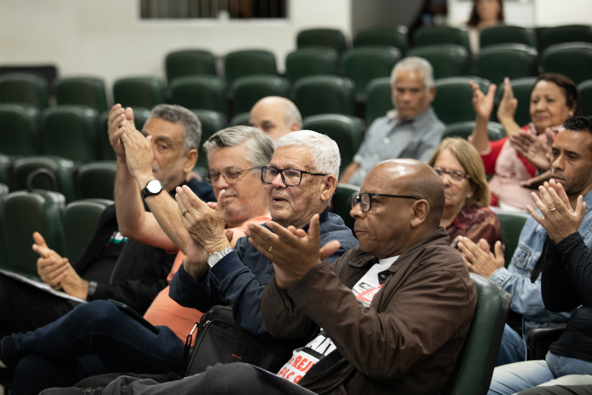 Encontro integrou Semana da Educação na Alesp<a style='float:right;color:#ccc' href='https://www3.al.sp.gov.br/repositorio/noticia/N-10-2025/fg354861.jpg' target=_blank><i class='bi bi-zoom-in'></i> Clique para ver a imagem </a>