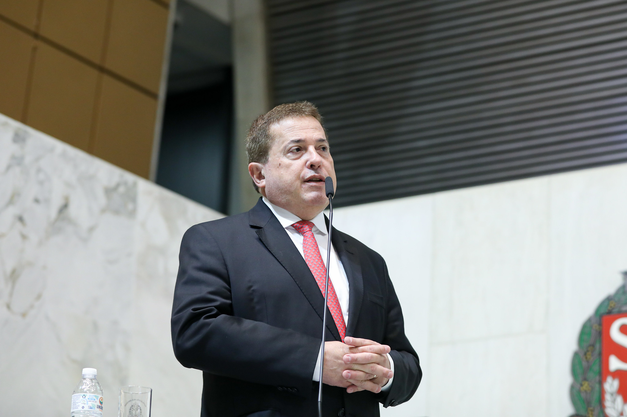 Caruso:  conquistou a confiana da populao<a style='float:right;color:#ccc' href='https://www3.al.sp.gov.br/repositorio/noticia/N-10-2025/fg355343.jpg' target=_blank><i class='bi bi-zoom-in'></i> Clique para ver a imagem </a>