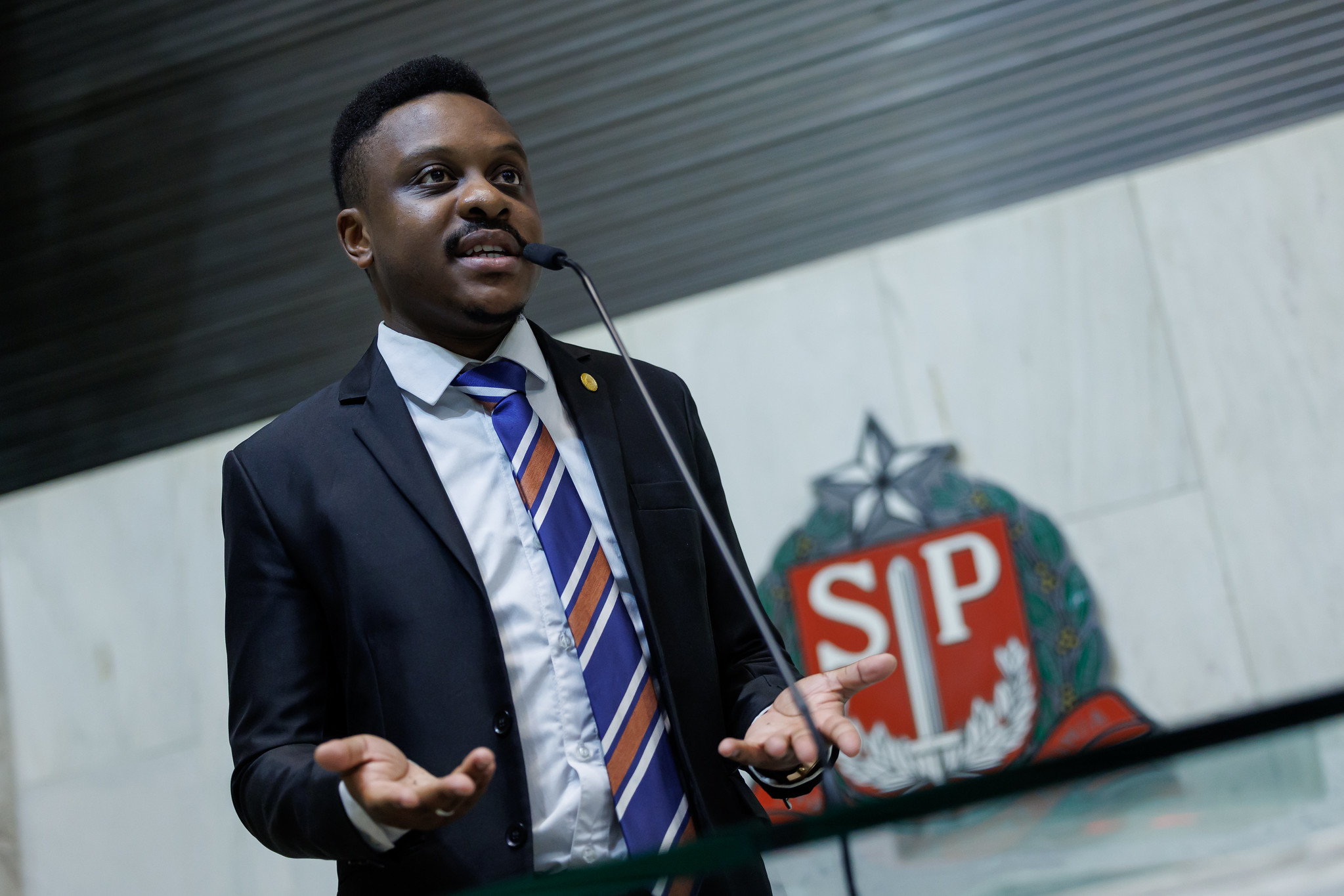 Guto Zacarias (Unio): combate ao crime organizado<a style='float:right;color:#ccc' href='https://www3.al.sp.gov.br/repositorio/noticia/N-10-2025/fg355507.jpg' target=_blank><i class='bi bi-zoom-in'></i> Clique para ver a imagem </a>