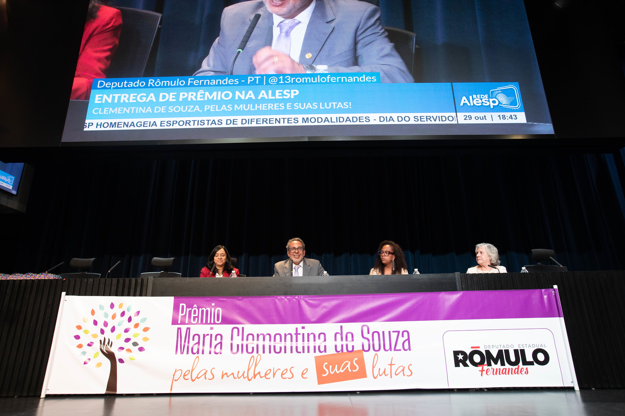 Evento marca primeira edio do prmio<a style='float:right;color:#ccc' href='https://www3.al.sp.gov.br/repositorio/noticia/N-10-2025/fg355645.jpg' target=_blank><i class='bi bi-zoom-in'></i> Clique para ver a imagem </a>