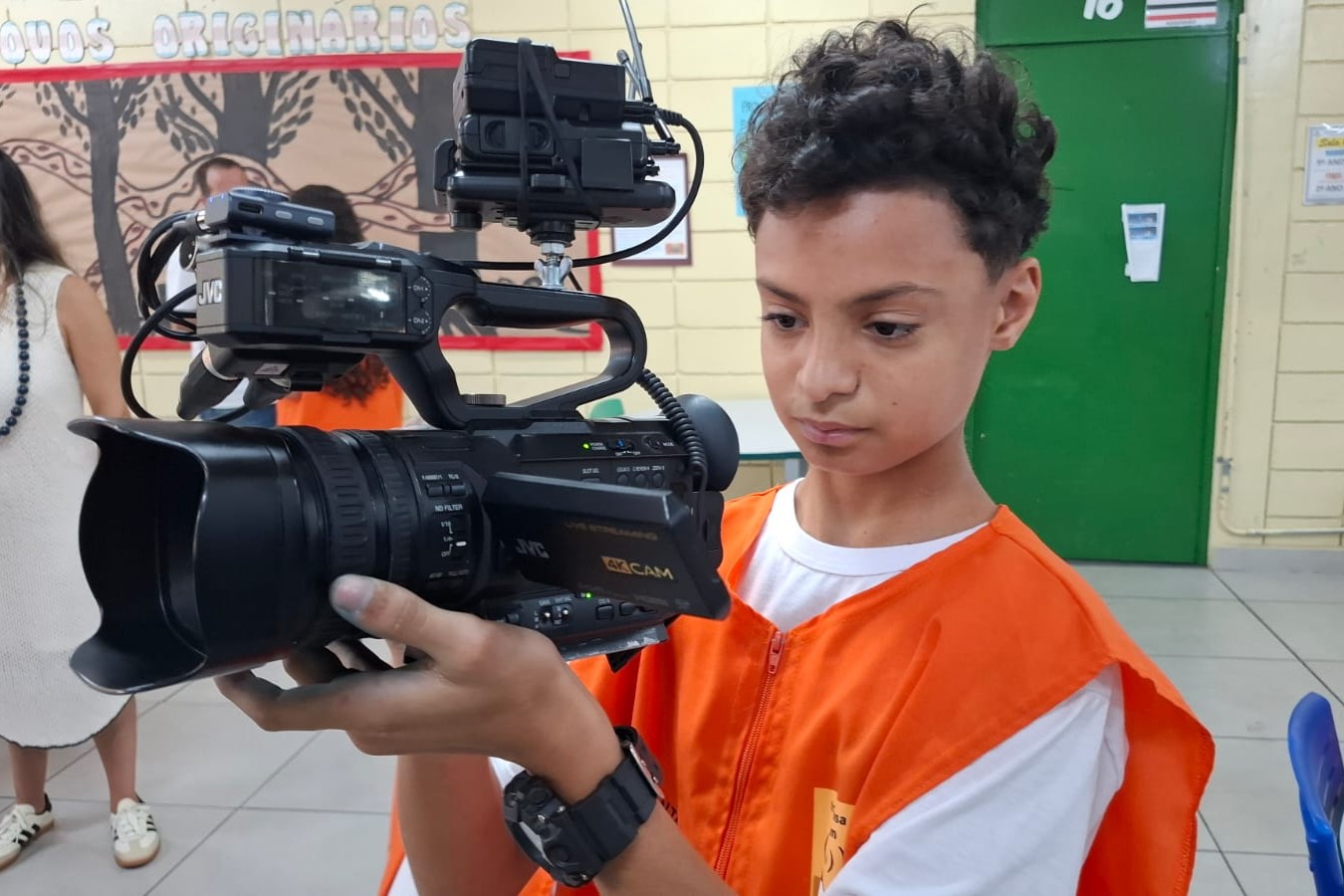 Aluno do projeto Imprensa Jovem <a style='float:right;color:#ccc' href='https://www3.al.sp.gov.br/repositorio/noticia/N-10-2025/fg355750.jpg' target=_blank><i class='bi bi-zoom-in'></i> Clique para ver a imagem </a>