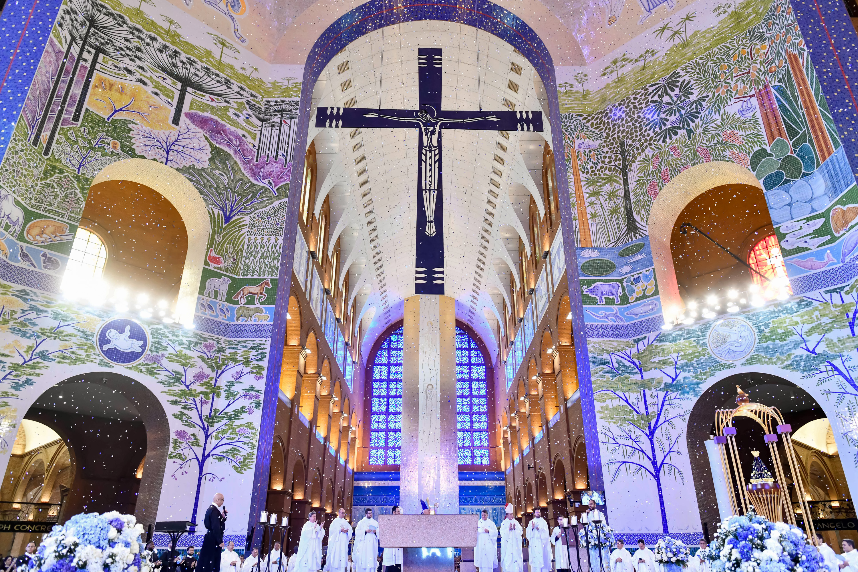 Bas�lica Santu�rio Nacional de Aparecida<a style='float:right;color:#ccc' href='https://www3.al.sp.gov.br/repositorio/noticia/N-10-2026/fg367435.jpg' target=_blank><i class='bi bi-zoom-in'></i> Clique para ver a imagem </a>