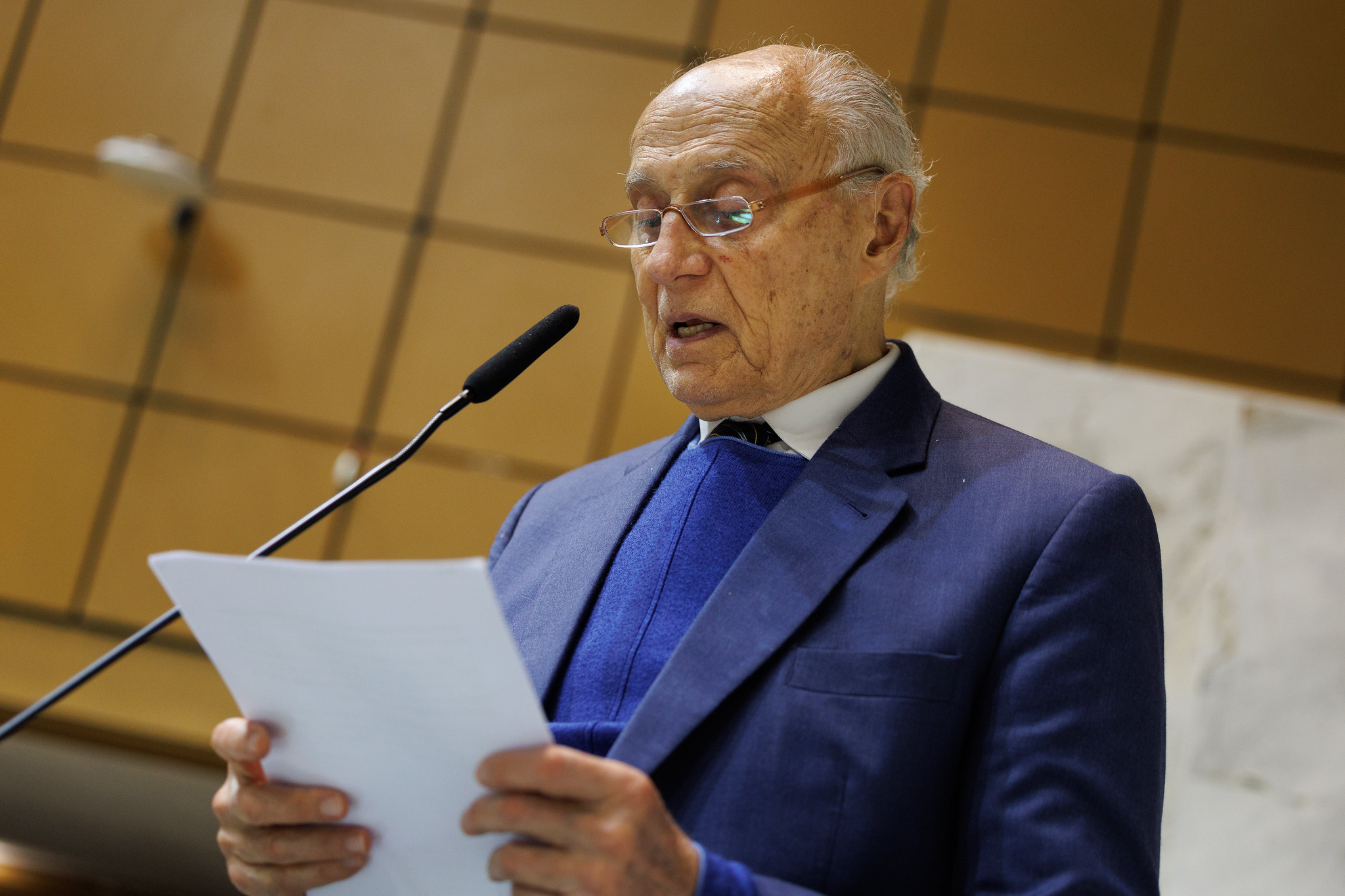 Deputado Eduardo Suplicy<a style='float:right;color:#ccc' href='https://www3.al.sp.gov.br/repositorio/noticia/N-10-2026/fg367502.jpg' target=_blank><i class='bi bi-zoom-in'></i> Clique para ver a imagem </a>