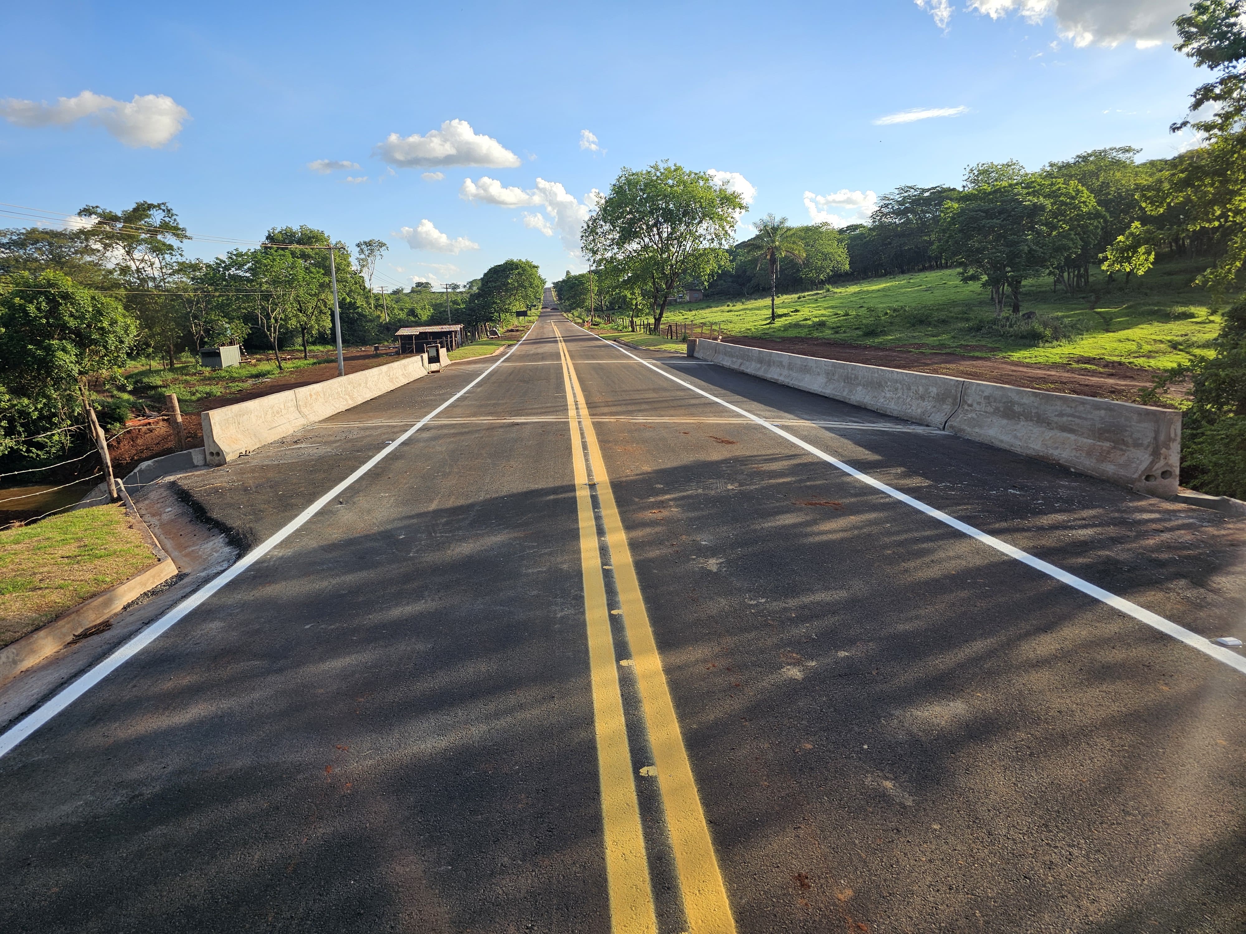 Travessia sobre o rio Buritis<a style='float:right' href='https://www3.al.sp.gov.br/repositorio/noticia/N-10-2026/fg367535.jpg' target=_blank><img src='/_img/material-file-download-white.png' width='14px' alt='Clique para baixar a imagem'></a>