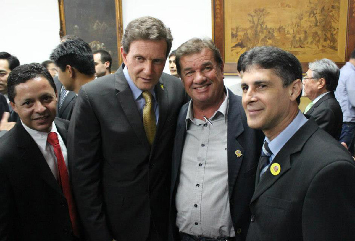 Marquinhos (APA), ministro Marcelo Crivella e deputado Sebastio Santos<a style='float:right;color:#ccc' href='https://www3.al.sp.gov.br/repositorio/noticia/N-11-2012/fg119449.jpg' target=_blank><i class='bi bi-zoom-in'></i> Clique para ver a imagem </a>
