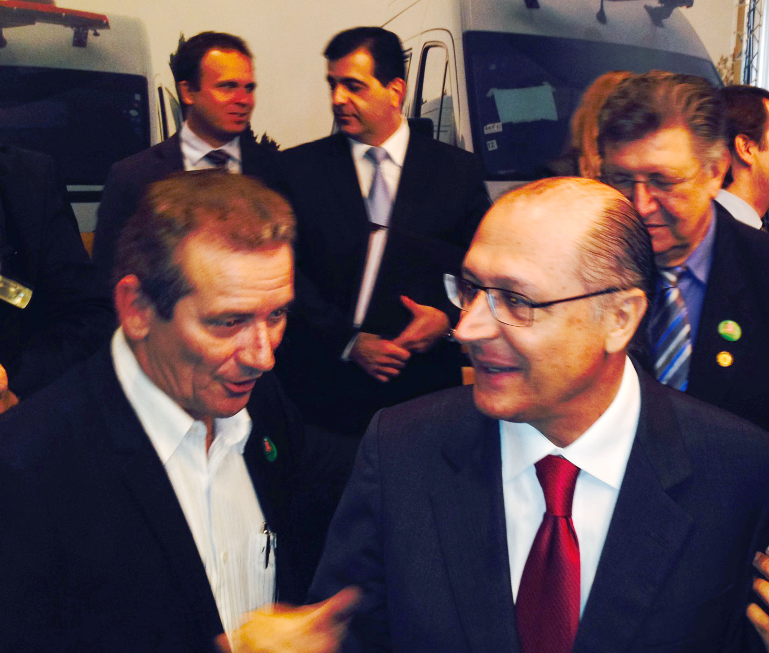Ed Thomas e o governador Alckmin<a style='float:right;color:#ccc' href='https://www3.al.sp.gov.br/repositorio/noticia/N-11-2013/fg132658.jpg' target=_blank><i class='bi bi-zoom-in'></i> Clique para ver a imagem </a>