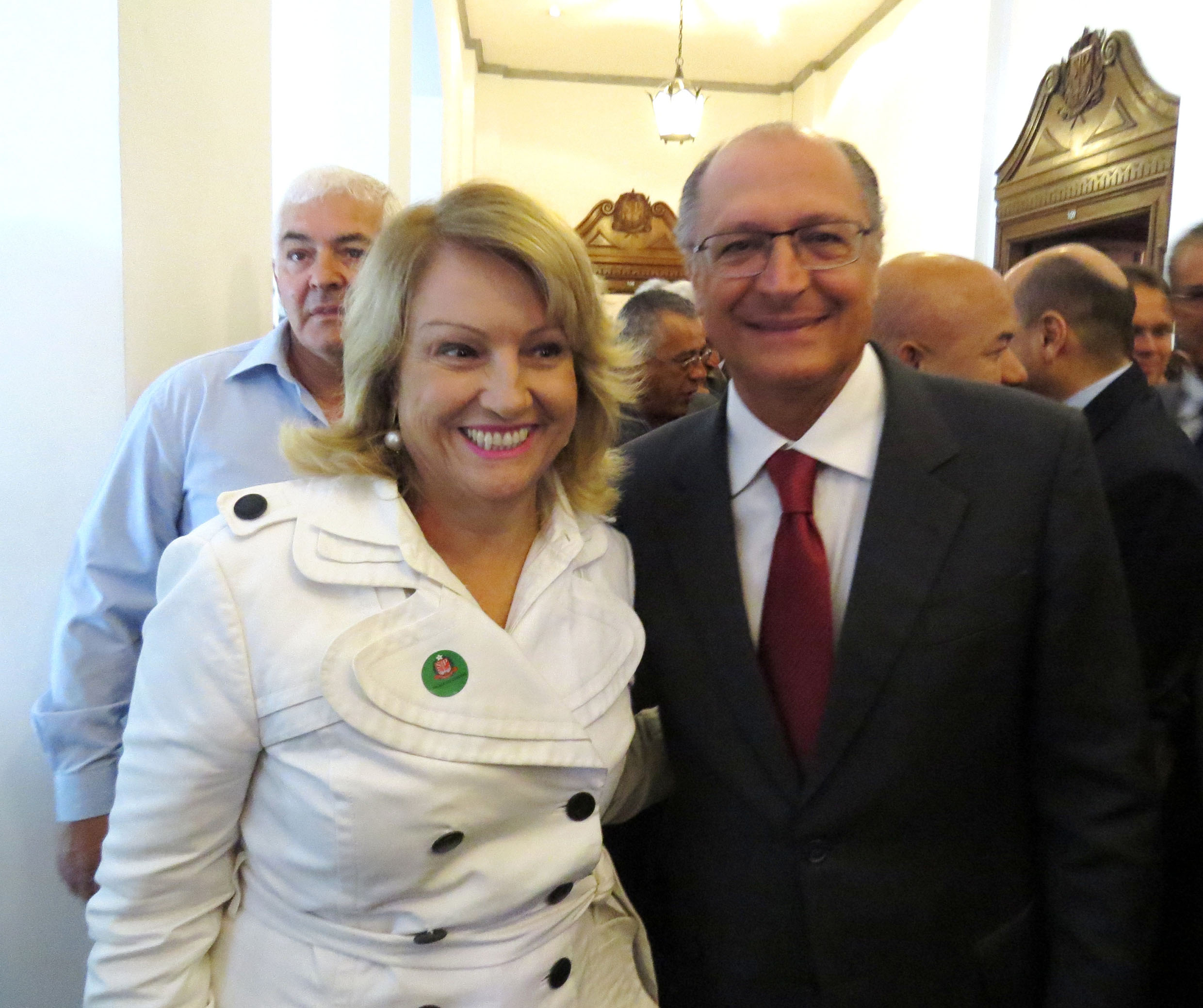 Maria Lcia Amary e Geraldo Alckmin<a style='float:right;color:#ccc' href='https://www3.al.sp.gov.br/repositorio/noticia/N-11-2013/fg132660.jpg' target=_blank><i class='bi bi-zoom-in'></i> Clique para ver a imagem </a>