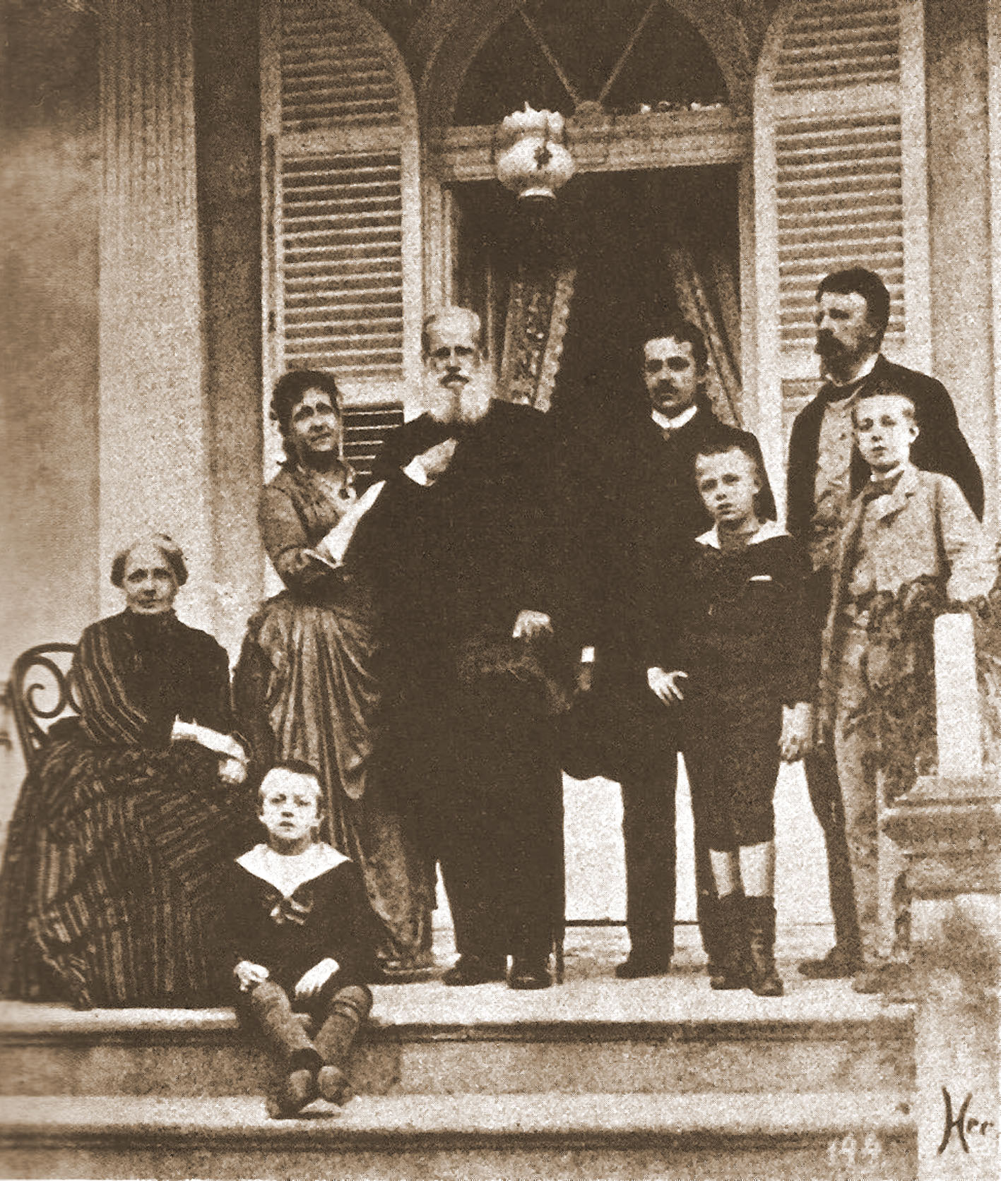 Familia imperial  em 1888 na Quinta da Boa Vista, no Rio de Janeiro<a style='float:right;color:#ccc' href='https://www3.al.sp.gov.br/repositorio/noticia/N-11-2013/fg139604.jpg' target=_blank><i class='bi bi-zoom-in'></i> Clique para ver a imagem </a>