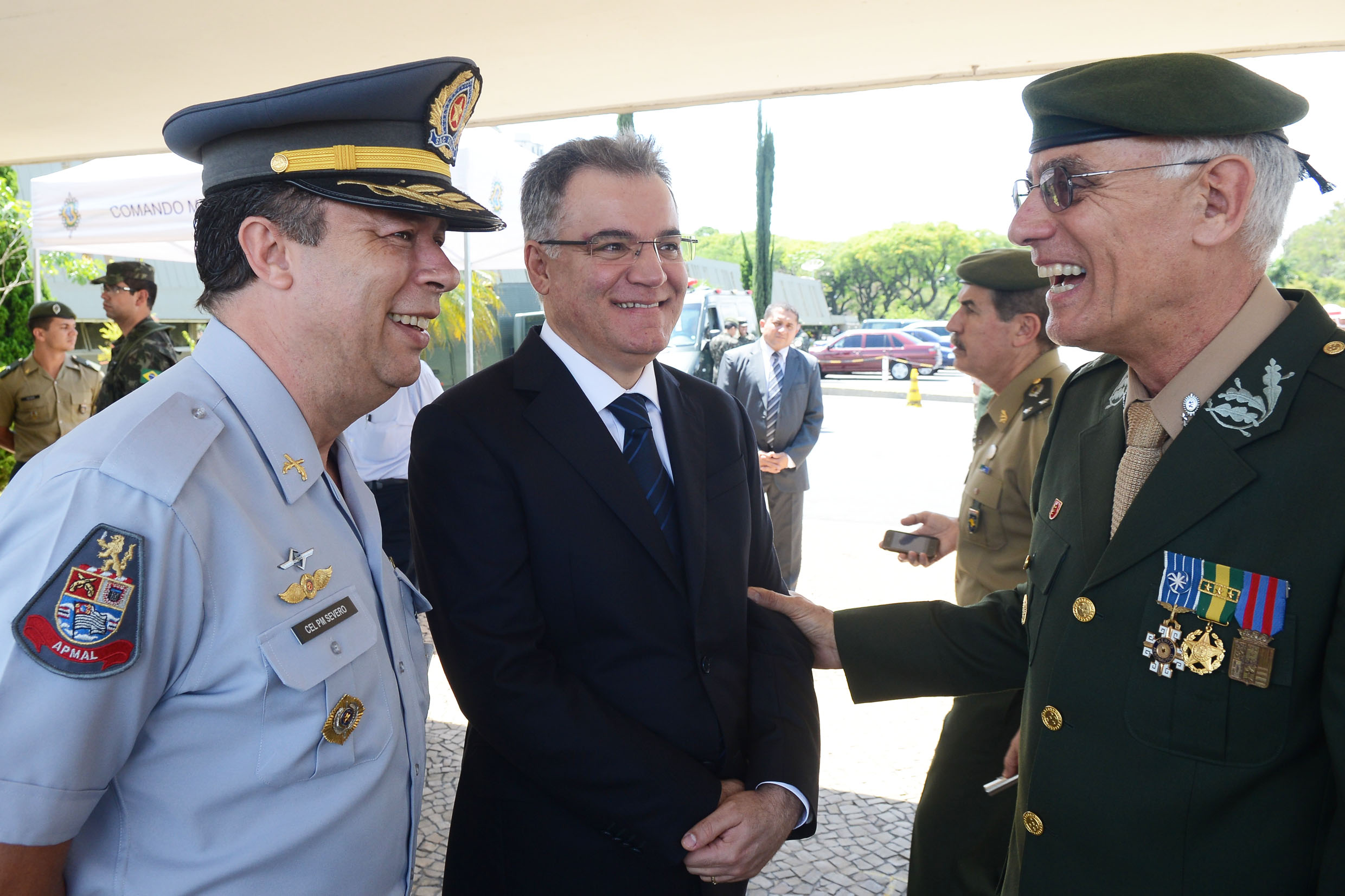 Cel Marco Antonio Severo Silva, Samuel Moreira e general de Exército Adhemar da Costa Machado Filho<a style='float:right;color:#ccc' href='https://www3.al.sp.gov.br/repositorio/noticia/N-11-2013/fg149167.jpg' target=_blank><i class='bi bi-zoom-in'></i> Clique para ver a imagem </a>