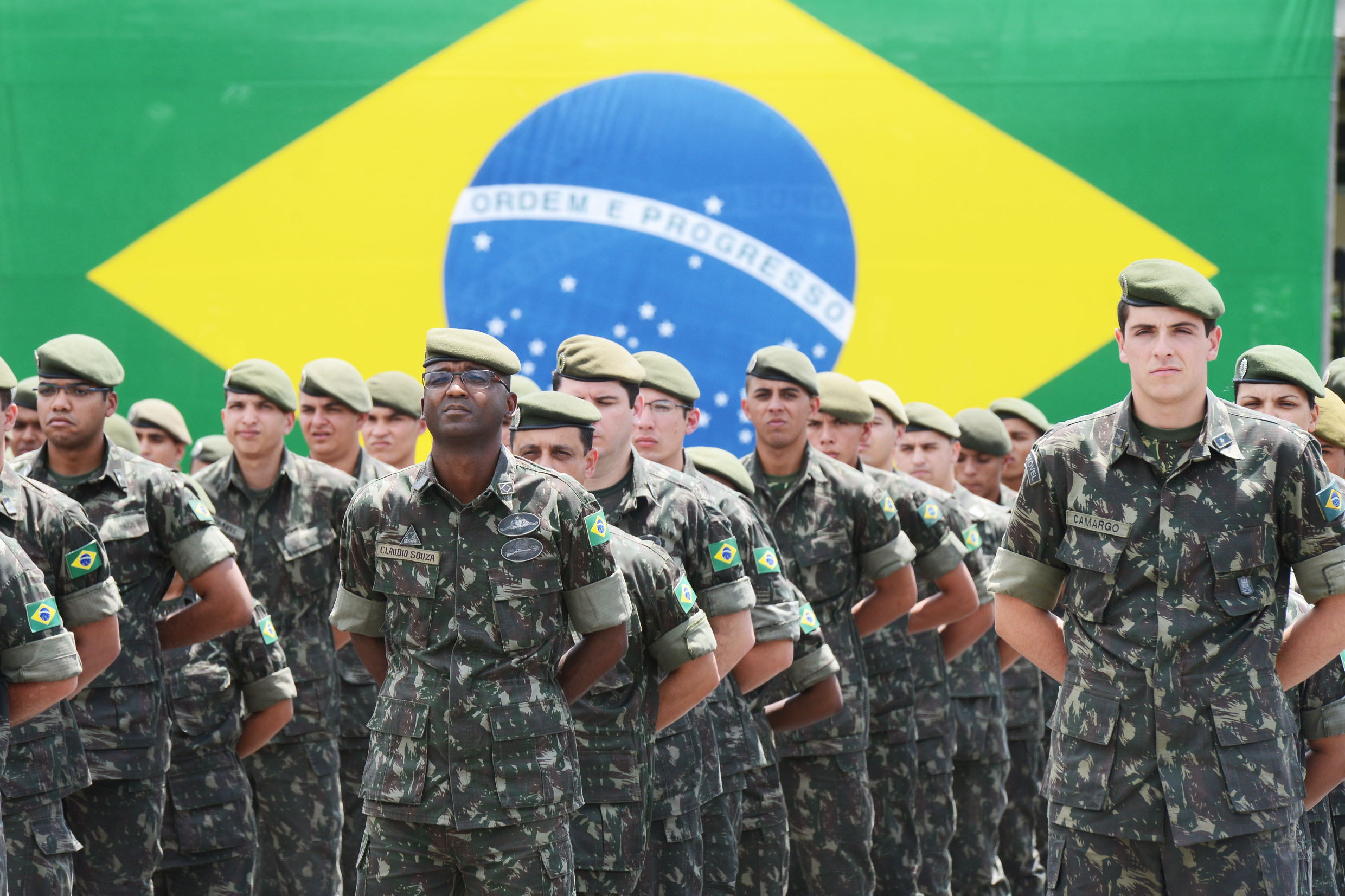 Comemoração do Dia da Bandeira<a style='float:right;color:#ccc' href='https://www3.al.sp.gov.br/repositorio/noticia/N-11-2013/fg149232.jpg' target=_blank><i class='bi bi-zoom-in'></i> Clique para ver a imagem </a>