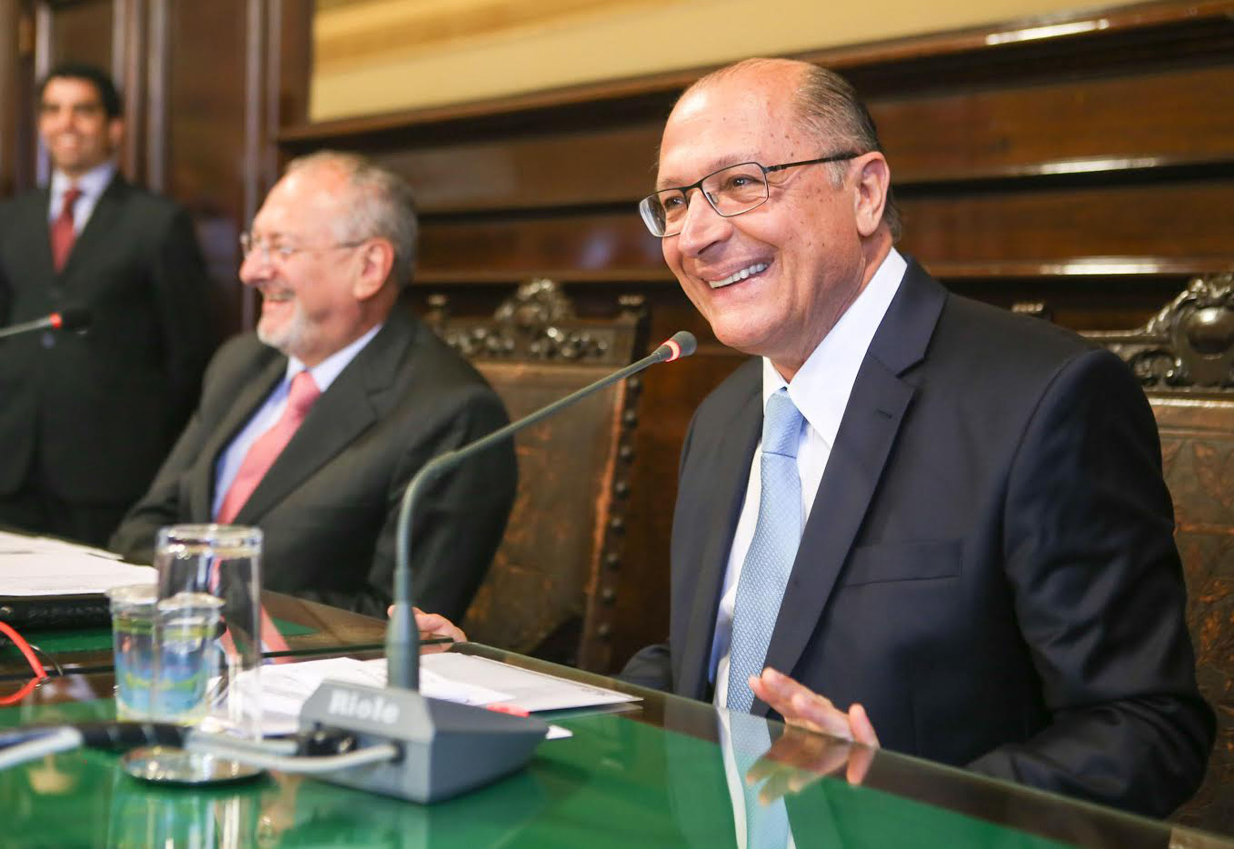Parecer considera regulares e aprovadas as contas de Geraldo Alckmin<a style='float:right;color:#ccc' href='https://www3.al.sp.gov.br/repositorio/noticia/N-11-2015/fg177964.jpg' target=_blank><i class='bi bi-zoom-in'></i> Clique para ver a imagem </a>
