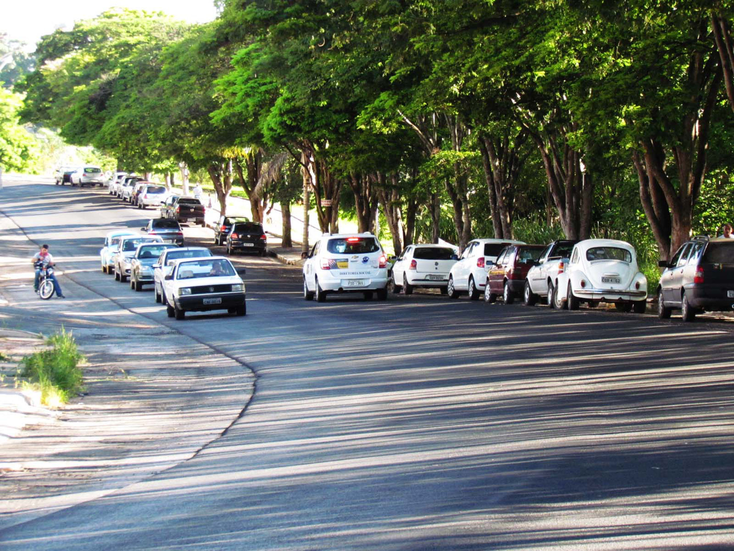 Trecho da Avenida Rio de Janeiro, que passar por melhorias<a style='float:right;color:#ccc' href='https://www3.al.sp.gov.br/repositorio/noticia/N-11-2015/fg180689.jpg' target=_blank><i class='bi bi-zoom-in'></i> Clique para ver a imagem </a>