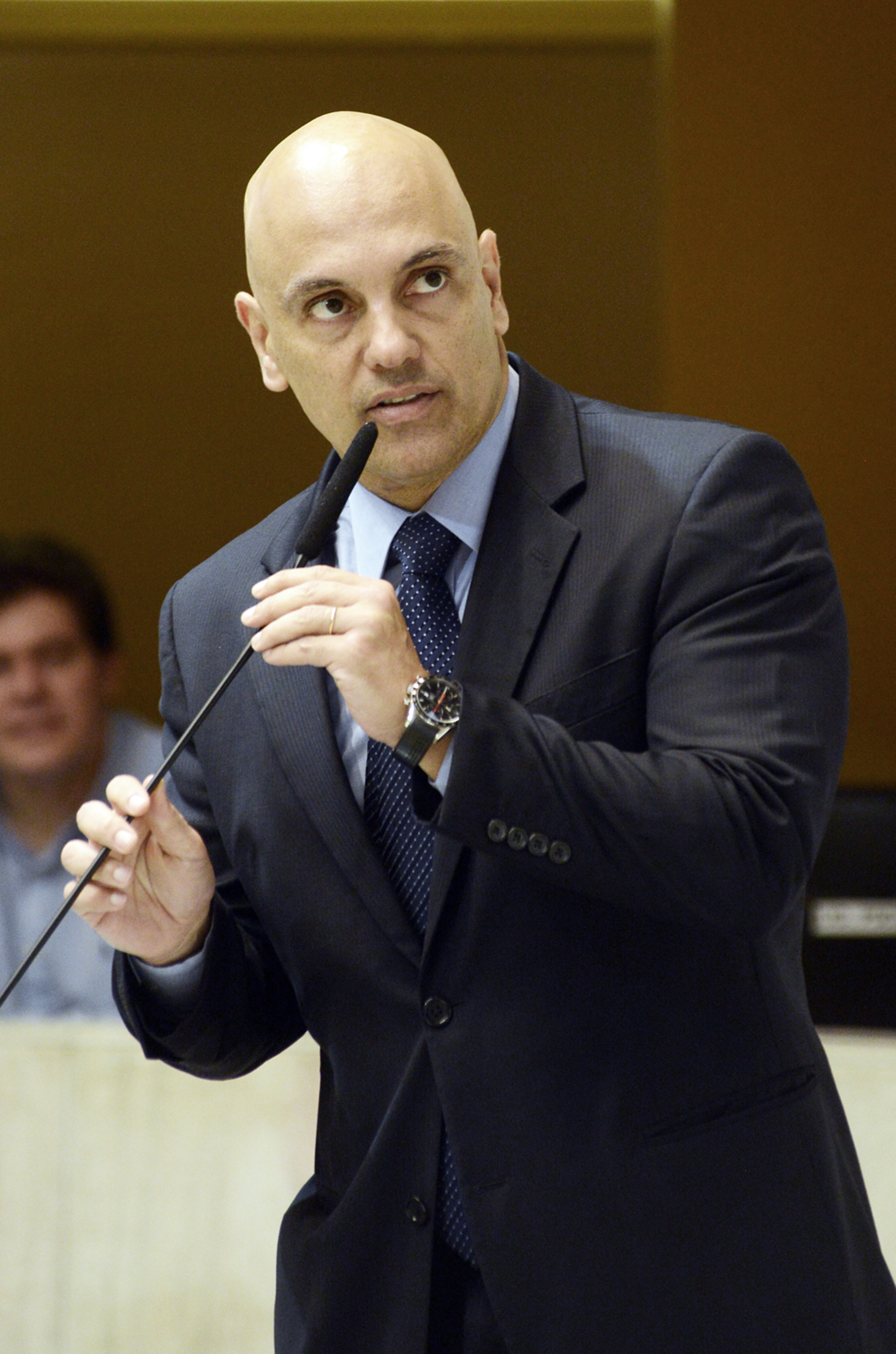 Alexande de Moraes representa o governador na solenidade <a style='float:right;color:#ccc' href='https://www3.al.sp.gov.br/repositorio/noticia/N-11-2015/fg181001.jpg' target=_blank><i class='bi bi-zoom-in'></i> Clique para ver a imagem </a>