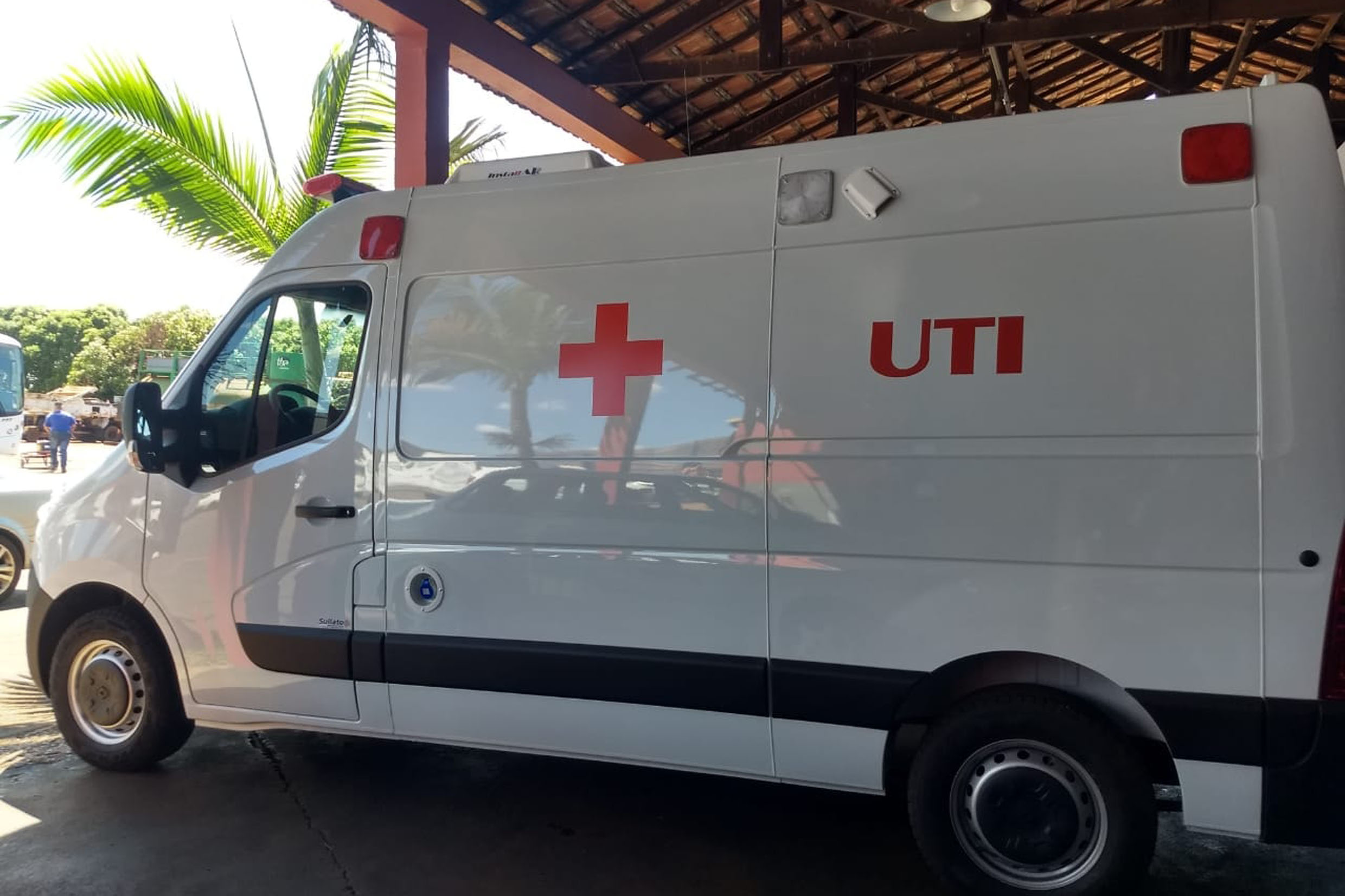 Ambulncia UTI <a style='float:right' href='https://www3.al.sp.gov.br/repositorio/noticia/N-11-2020/fg258373.jpg' target=_blank><img src='/_img/material-file-download-white.png' width='14px' alt='Clique para baixar a imagem'></a>