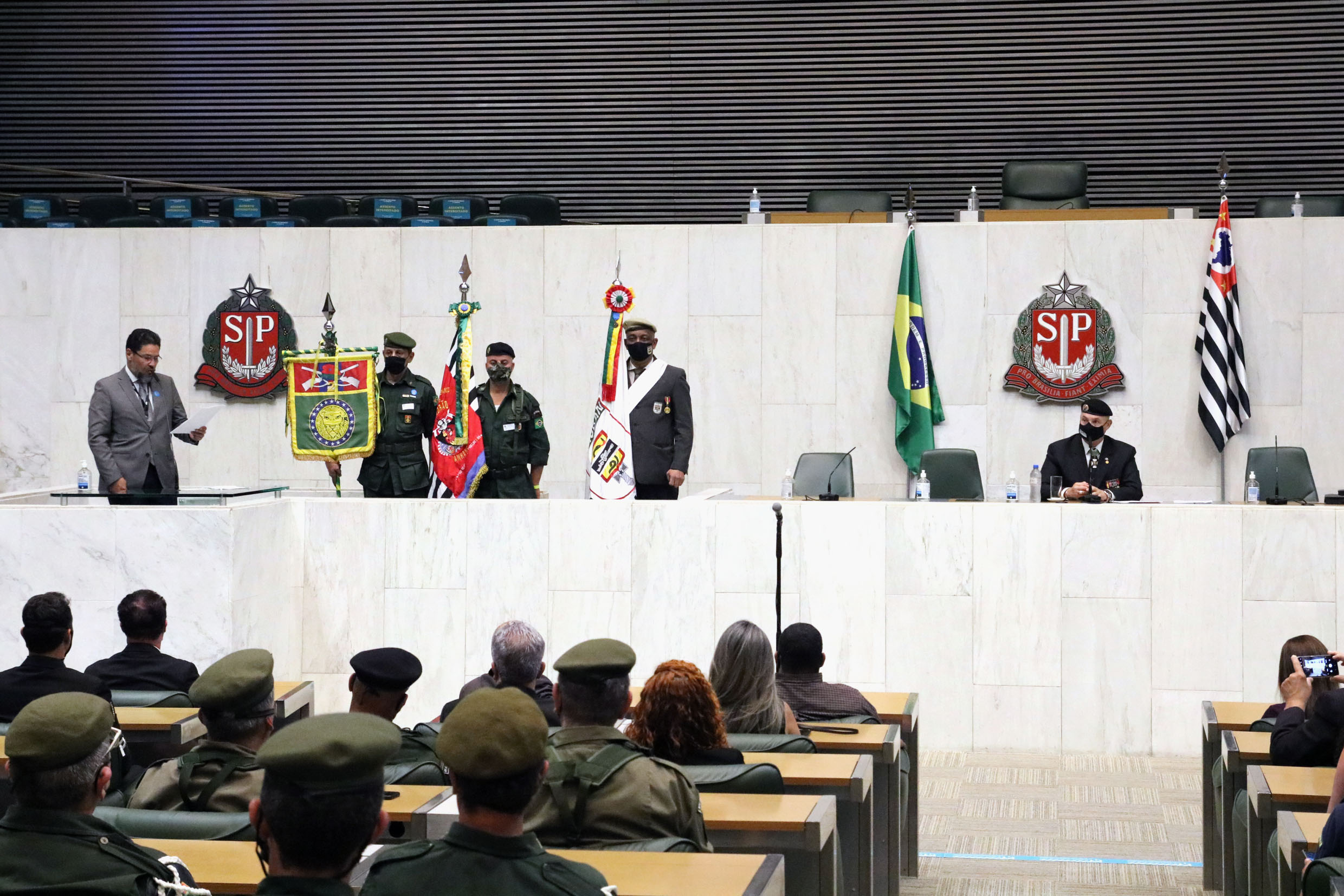 Sessão Solene em homenagem ao aniversário do Dia do Veterano Militar das Forças Armadas Brasileiras e das Forças Auxiliares<a style='float:right;color:#ccc' href='https://www3.al.sp.gov.br/repositorio/noticia/N-11-2021/fg277844.jpg' target=_blank><i class='bi bi-zoom-in'></i> Clique para ver a imagem </a>