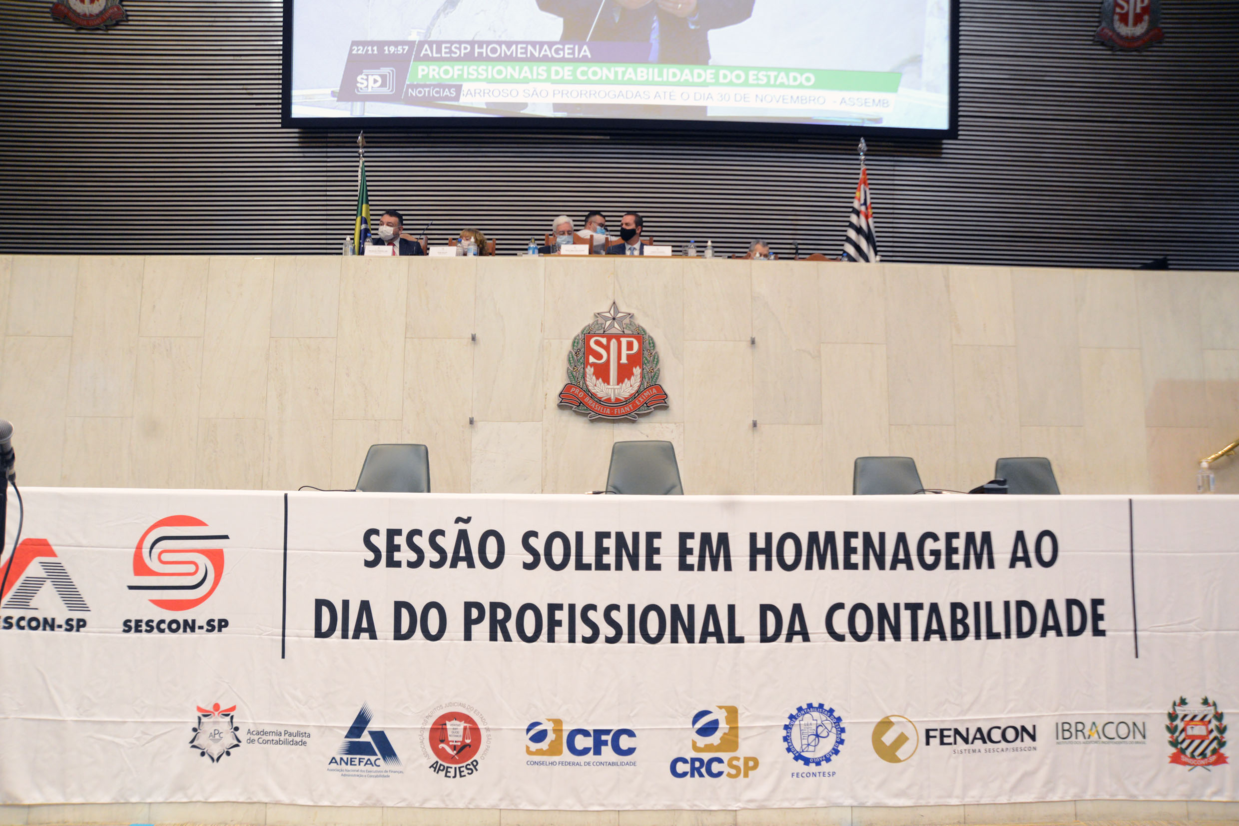 Sessão Solene em homenagem aos profissionais da contabilidade<a style='float:right;color:#ccc' href='https://www3.al.sp.gov.br/repositorio/noticia/N-11-2021/fg278630.jpg' target=_blank><i class='bi bi-zoom-in'></i> Clique para ver a imagem </a>