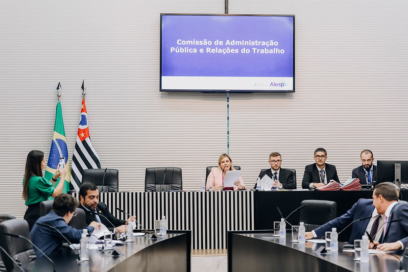 Comissão de Administração Pública<a style='float:right;color:#ccc' href='https://www3.al.sp.gov.br/repositorio/noticia/N-11-2023/fg314640.jpg' target=_blank><i class='bi bi-zoom-in'></i> Clique para ver a imagem </a>