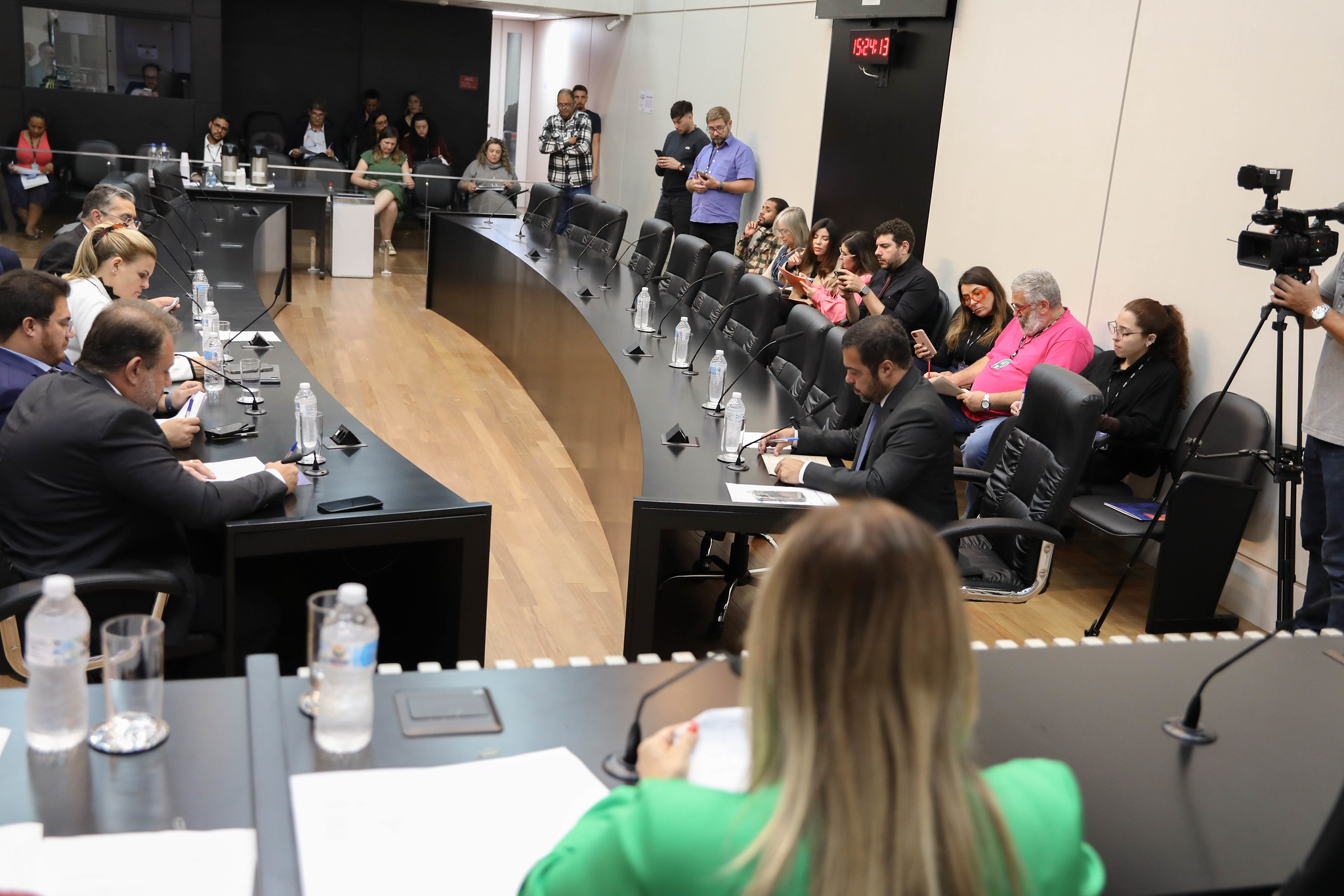 Administrao Pblica e Relaes do Trabalho<a style='float:right;color:#ccc' href='https://www3.al.sp.gov.br/repositorio/noticia/N-11-2024/fg337884.jpg' target=_blank><i class='bi bi-zoom-in'></i> Clique para ver a imagem </a>