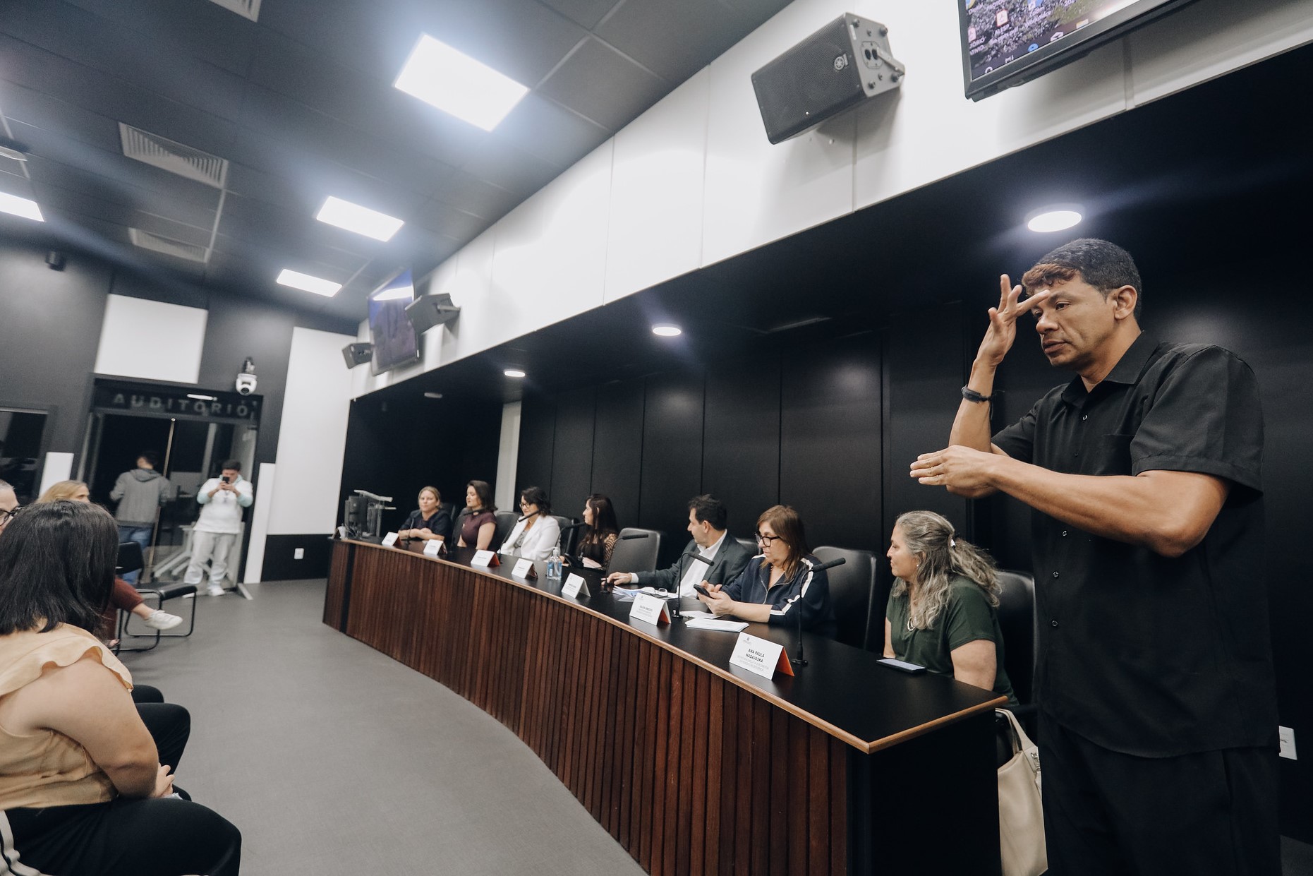 Audincia Pblica debateu empregabilidade de PCDs<a style='float:right;color:#ccc' href='https://www3.al.sp.gov.br/repositorio/noticia/N-11-2024/fg338247.jpg' target=_blank><i class='bi bi-zoom-in'></i> Clique para ver a imagem </a>