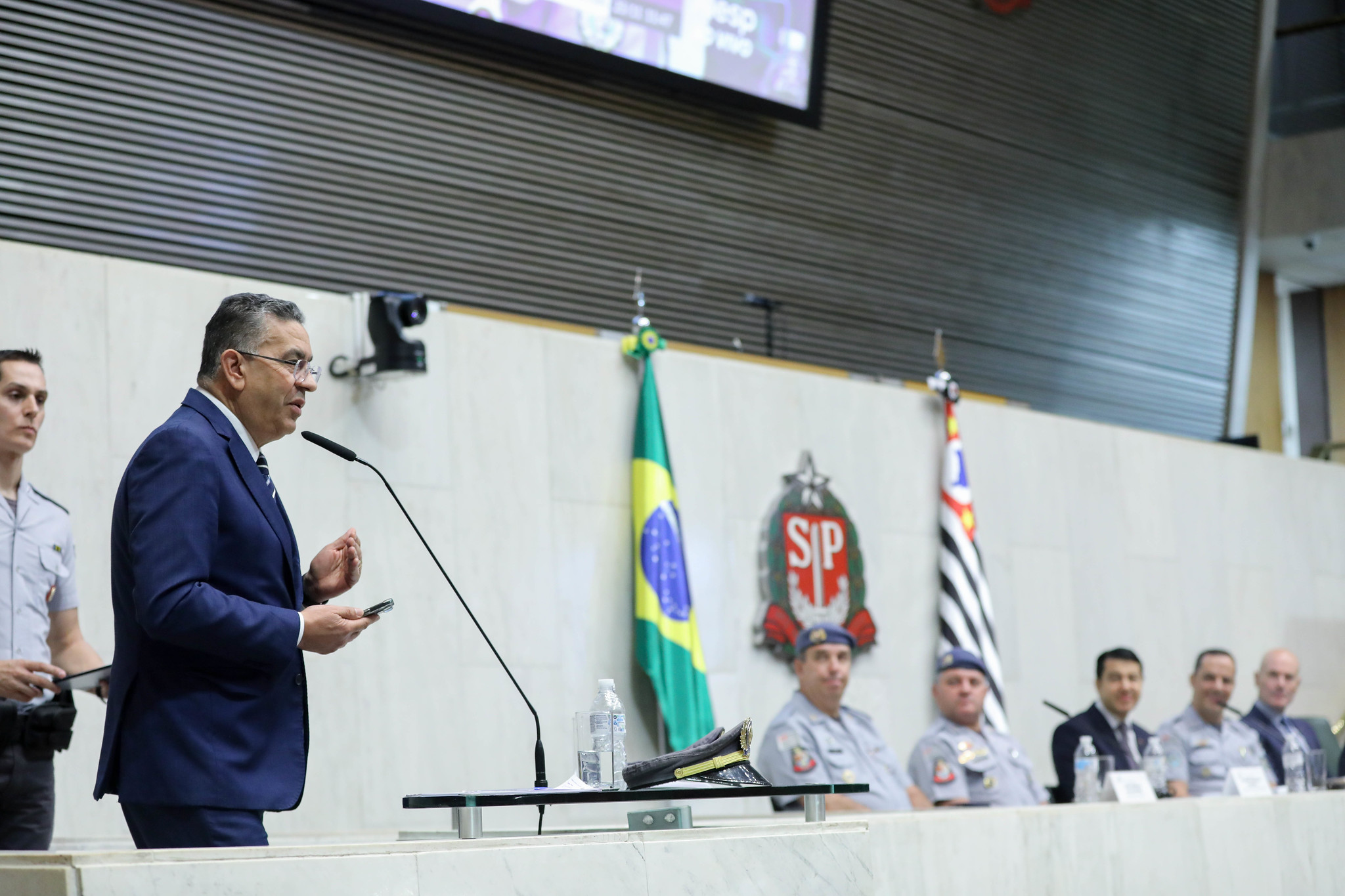 Dep. Gilmaci Santos: valorizao com bons salrios<a style='float:right;color:#ccc' href='https://www3.al.sp.gov.br/repositorio/noticia/N-11-2024/fg338322.jpg' target=_blank><i class='bi bi-zoom-in'></i> Clique para ver a imagem </a>
