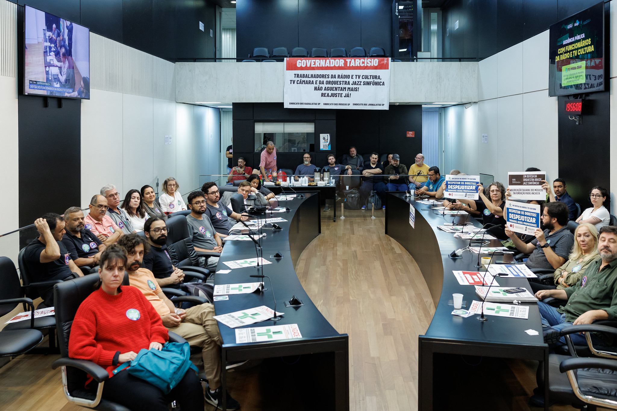Audiência Pública realizada na Alesp<a style='float:right;color:#ccc' href='https://www3.al.sp.gov.br/repositorio/noticia/N-11-2024/fg338359.jpg' target=_blank><i class='bi bi-zoom-in'></i> Clique para ver a imagem </a>