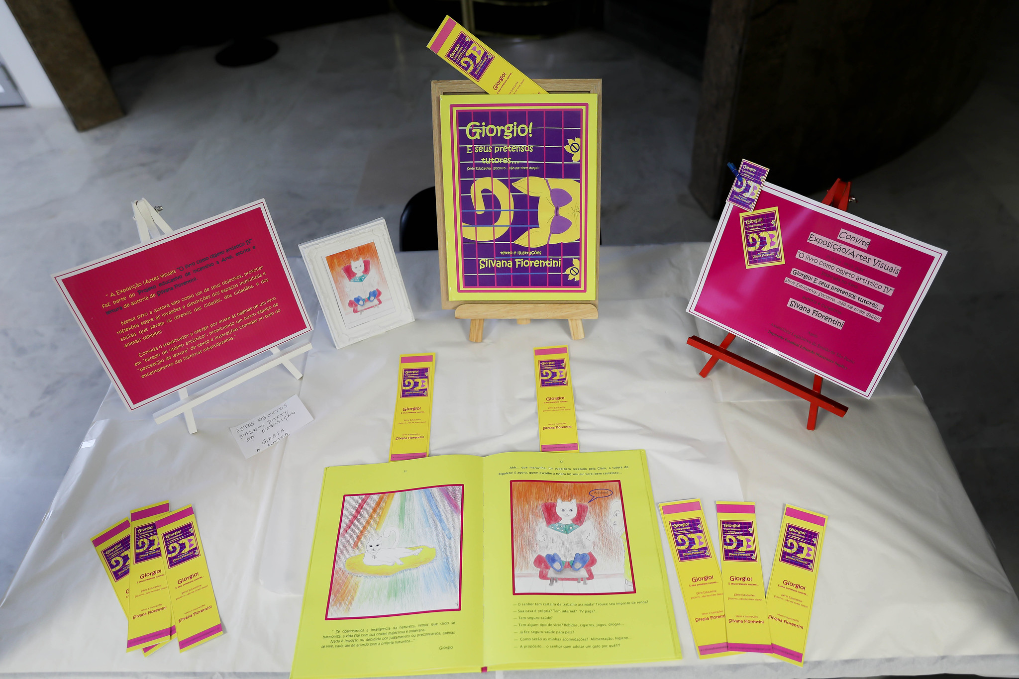Livro Giorgio! E seus pretensos tutores...<a style='float:right;color:#ccc' href='https://www3.al.sp.gov.br/repositorio/noticia/N-11-2024/fg338370.jpg' target=_blank><i class='bi bi-zoom-in'></i> Clique para ver a imagem </a>