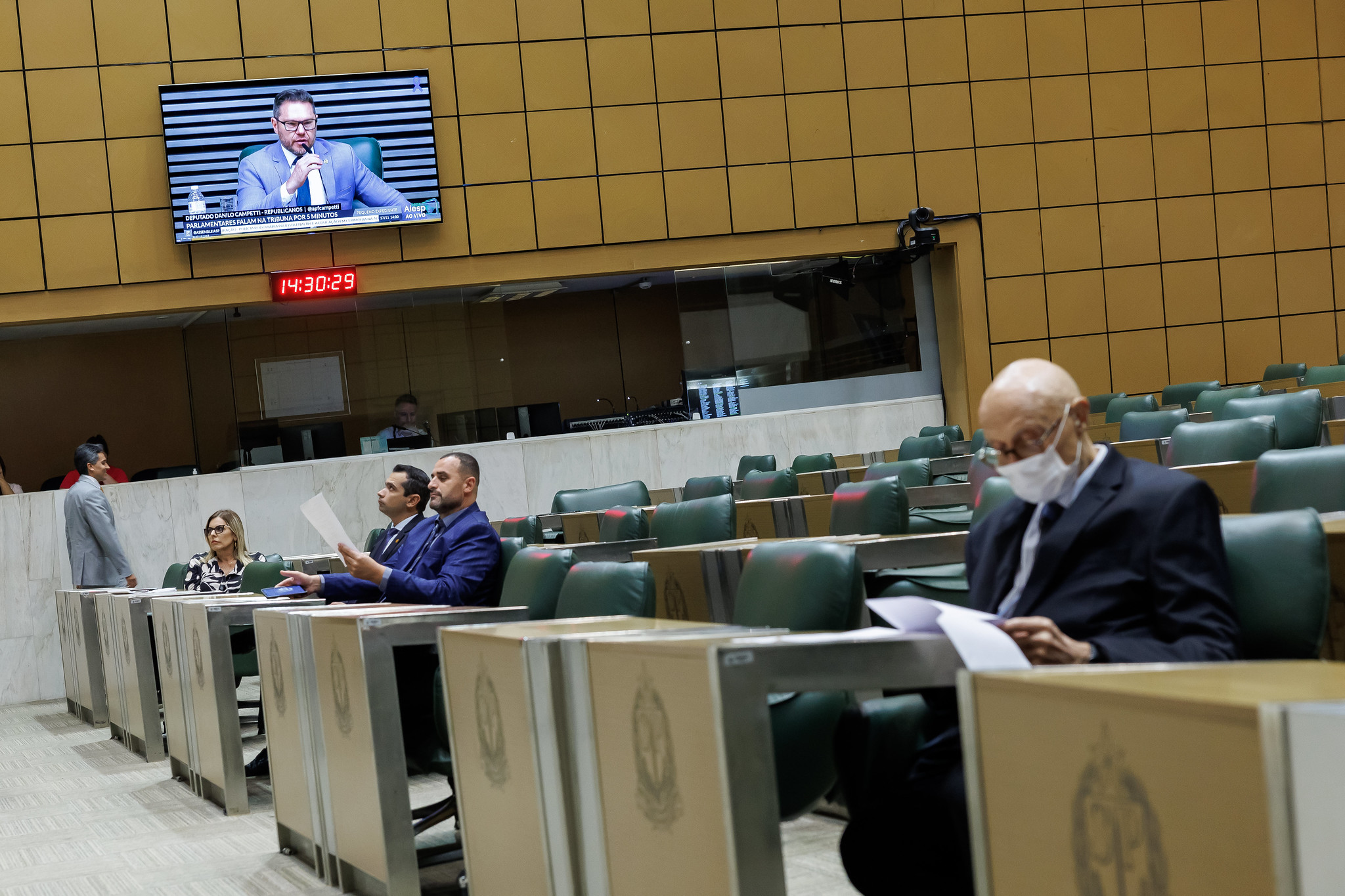 Sesso Ordinria no Plenrio Juscelino Kubitschek<a style='float:right;color:#ccc' href='https://www3.al.sp.gov.br/repositorio/noticia/N-11-2024/fg338403.jpg' target=_blank><i class='bi bi-zoom-in'></i> Clique para ver a imagem </a>