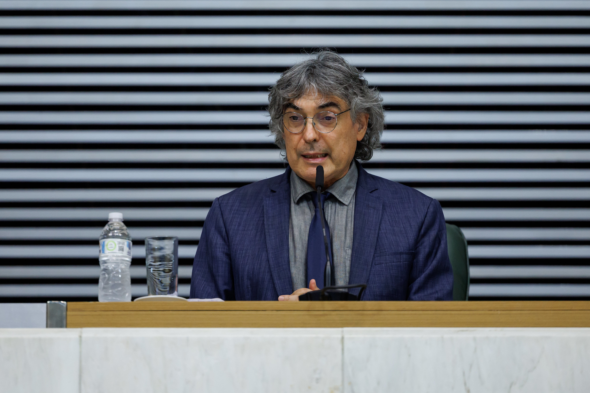 Carlos Gianazzi: Reforma Administrativa Nacional<a style='float:right;color:#ccc' href='https://www3.al.sp.gov.br/repositorio/noticia/N-11-2025/fg356007.jpg' target=_blank><i class='bi bi-zoom-in'></i> Clique para ver a imagem </a>