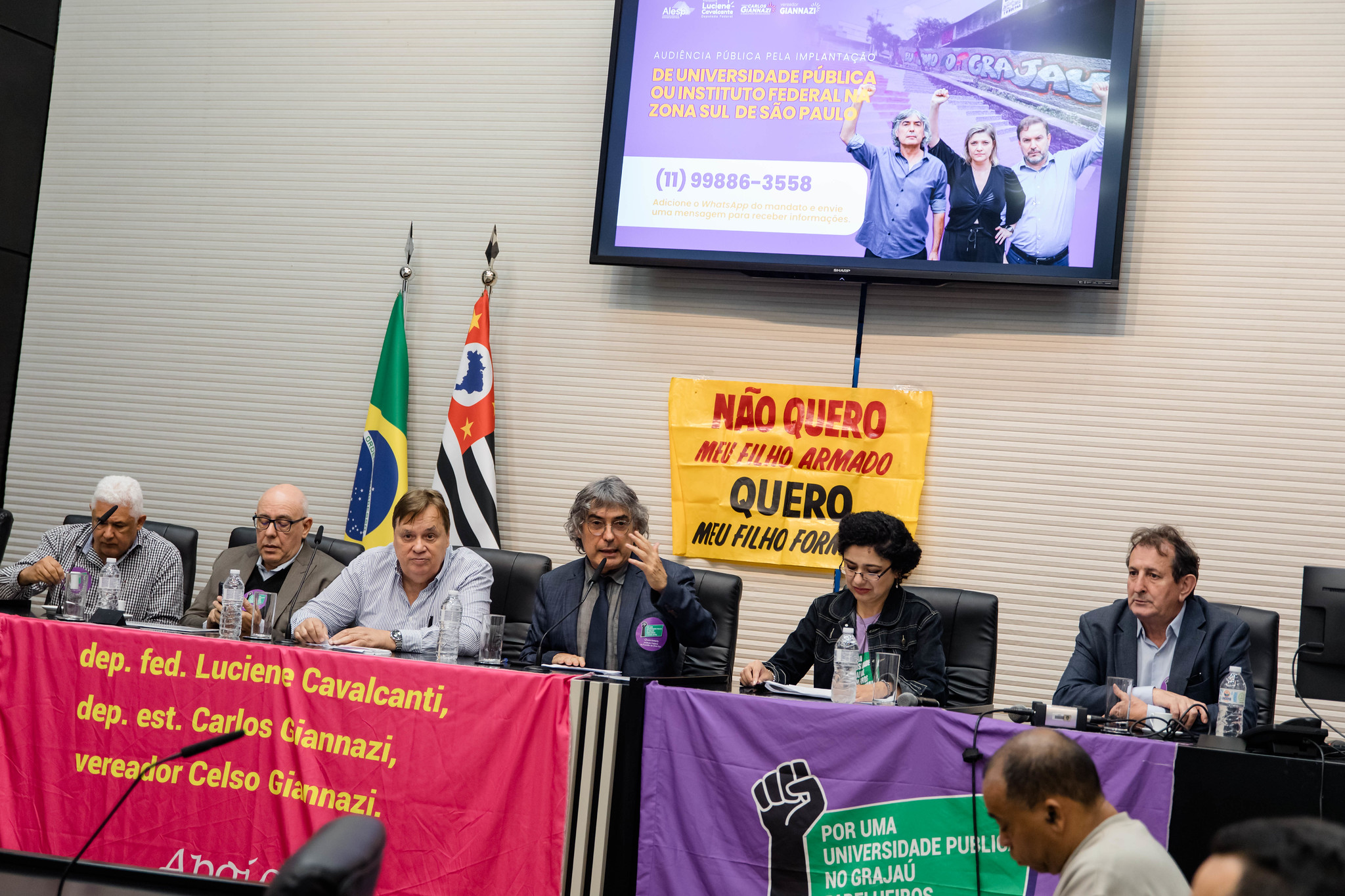 Evento foi promovido pelo dep. Carlos Giannazi<a style='float:right;color:#ccc' href='https://www3.al.sp.gov.br/repositorio/noticia/N-11-2025/fg356234.jpg' target=_blank><i class='bi bi-zoom-in'></i> Clique para ver a imagem </a>