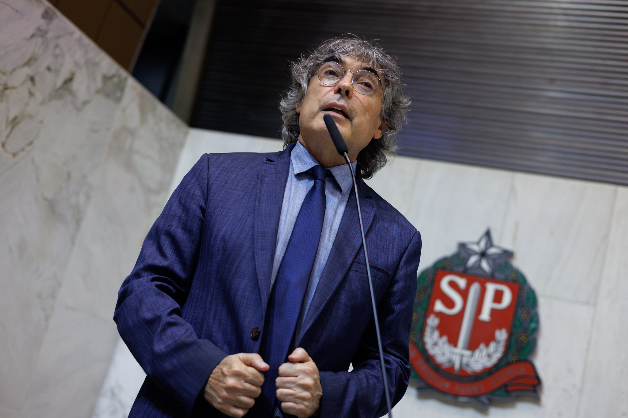 Carlos Giannazi (Psol): pesquisadores ambientais<a style='float:right;color:#ccc' href='https://www3.al.sp.gov.br/repositorio/noticia/N-11-2025/fg356920.jpg' target=_blank><i class='bi bi-zoom-in'></i> Clique para ver a imagem </a>