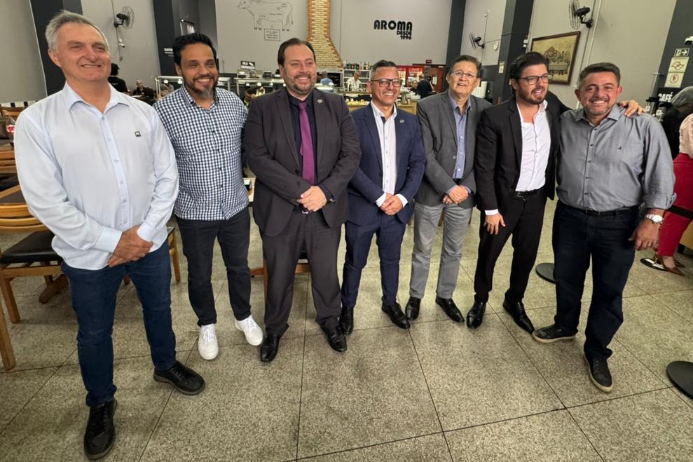 Renato Bolsonaro em Votorantim<a style='float:right;color:#ccc' href='https://www3.al.sp.gov.br/repositorio/noticia/N-11-2025/fg357042.jpg' target=_blank><i class='bi bi-zoom-in'></i> Clique para ver a imagem </a>