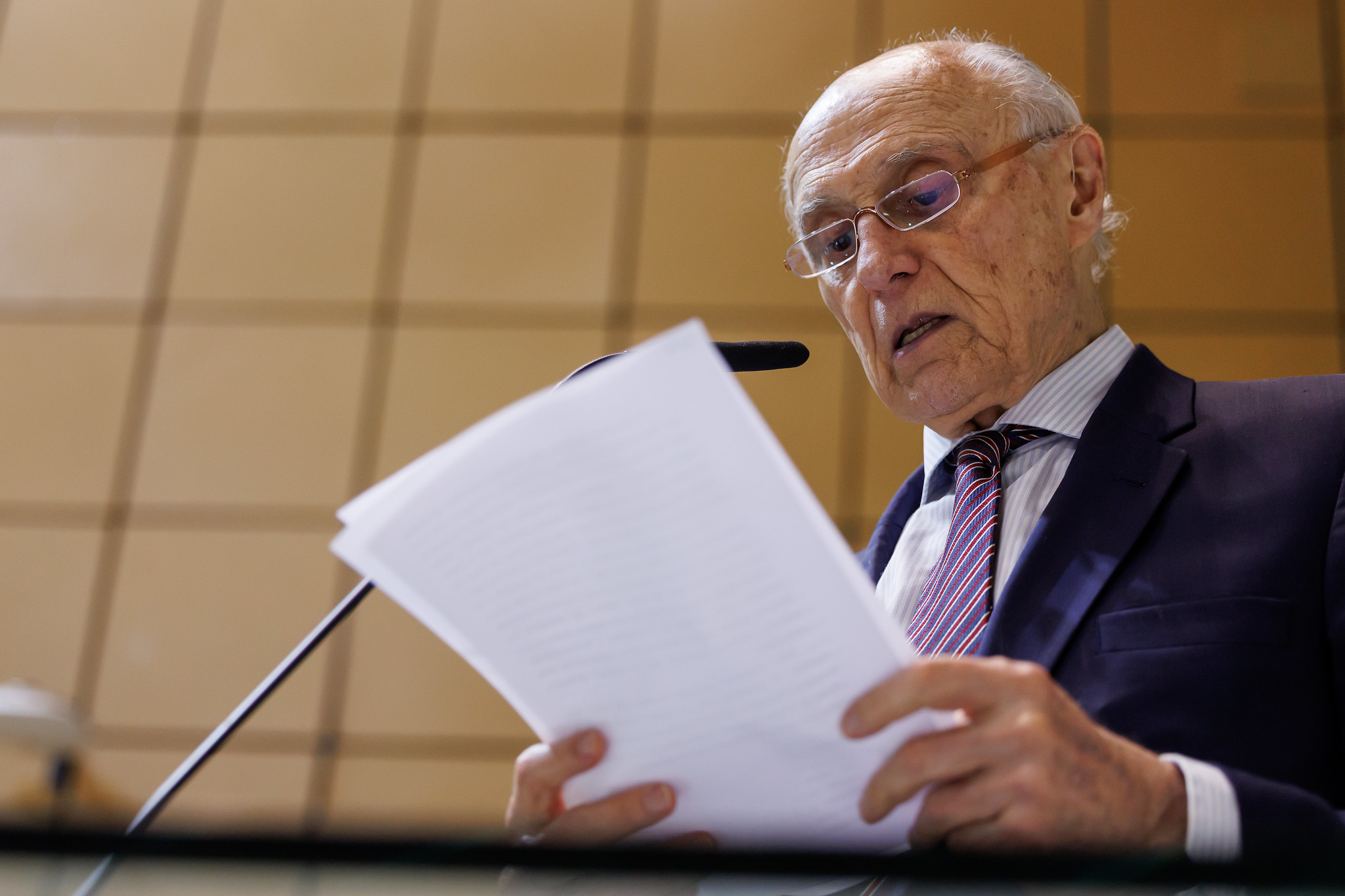 Eduardo Suplicy<a style='float:right;color:#ccc' href='https://www3.al.sp.gov.br/repositorio/noticia/N-11-2025/fg357480.jpg' target=_blank><i class='bi bi-zoom-in'></i> Clique para ver a imagem </a>