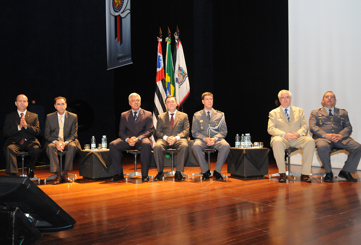 Solenidade de entrega do Prmio Polcia Militar da Qualidade - ciclo 2012<a style='float:right;color:#ccc' href='https://www3.al.sp.gov.br/repositorio/noticia/N-12-2012/fg119770.jpg' target=_blank><i class='bi bi-zoom-in'></i> Clique para ver a imagem </a>