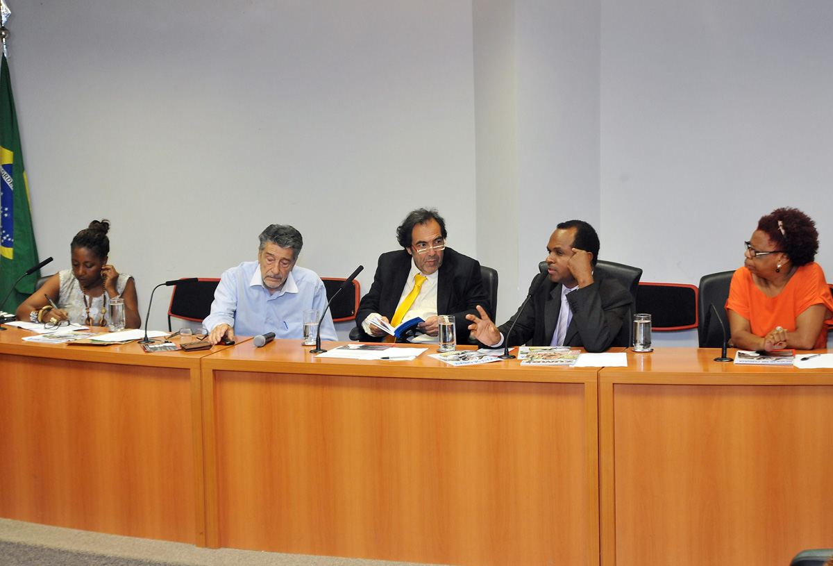 Debate João Cândido, a Revolta da Chibata " Política, Discriminação Racial e Luta<a style='float:right;color:#ccc' href='https://www3.al.sp.gov.br/repositorio/noticia/N-12-2012/fg119847.jpg' target=_blank><i class='bi bi-zoom-in'></i> Clique para ver a imagem </a>