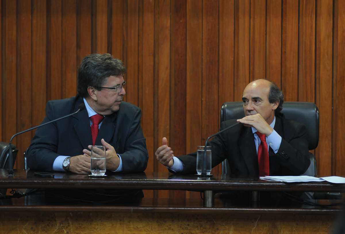 Carlo Pignatari e Benedito Fernandes <a style='float:right;color:#ccc' href='https://www3.al.sp.gov.br/repositorio/noticia/N-12-2012/fg120061.jpg' target=_blank><i class='bi bi-zoom-in'></i> Clique para ver a imagem </a>