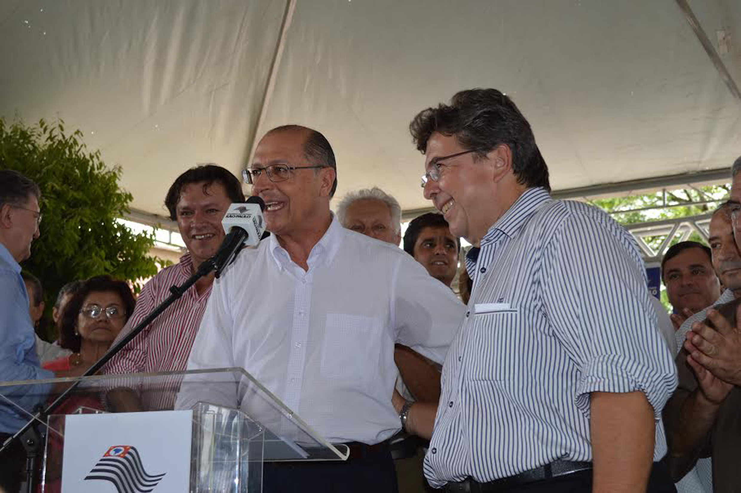 Alckmin e Carlo<a style='float:right;color:#ccc' href='https://www3.al.sp.gov.br/repositorio/noticia/N-12-2013/fg156808.jpg' target=_blank><i class='bi bi-zoom-in'></i> Clique para ver a imagem </a>