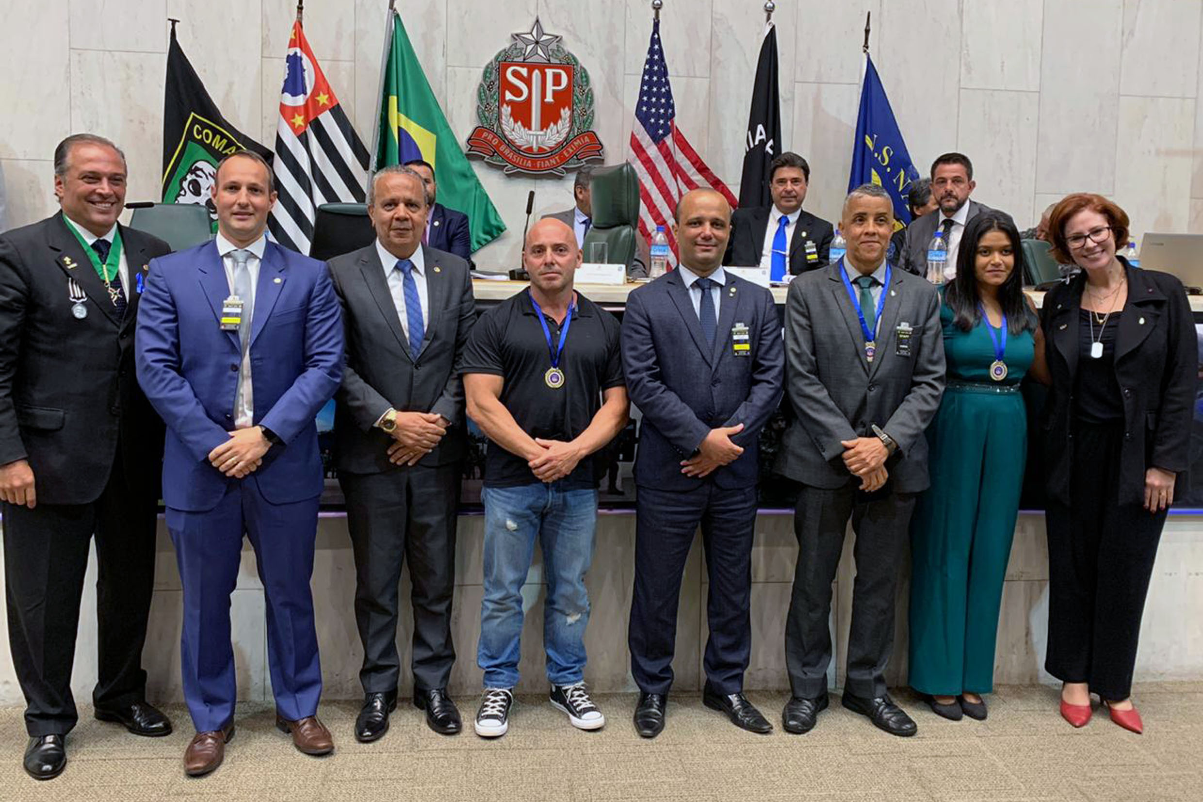 Castelo Branco, Derrite, Tenente Nascimento, Alexandre, Vitor Hugo, Gilberto, Juliana e Carla Zambelli<a style='float:right;color:#ccc' href='https://www3.al.sp.gov.br/repositorio/noticia/N-12-2019/fg244940.jpg' target=_blank><i class='bi bi-zoom-in'></i> Clique para ver a imagem </a>