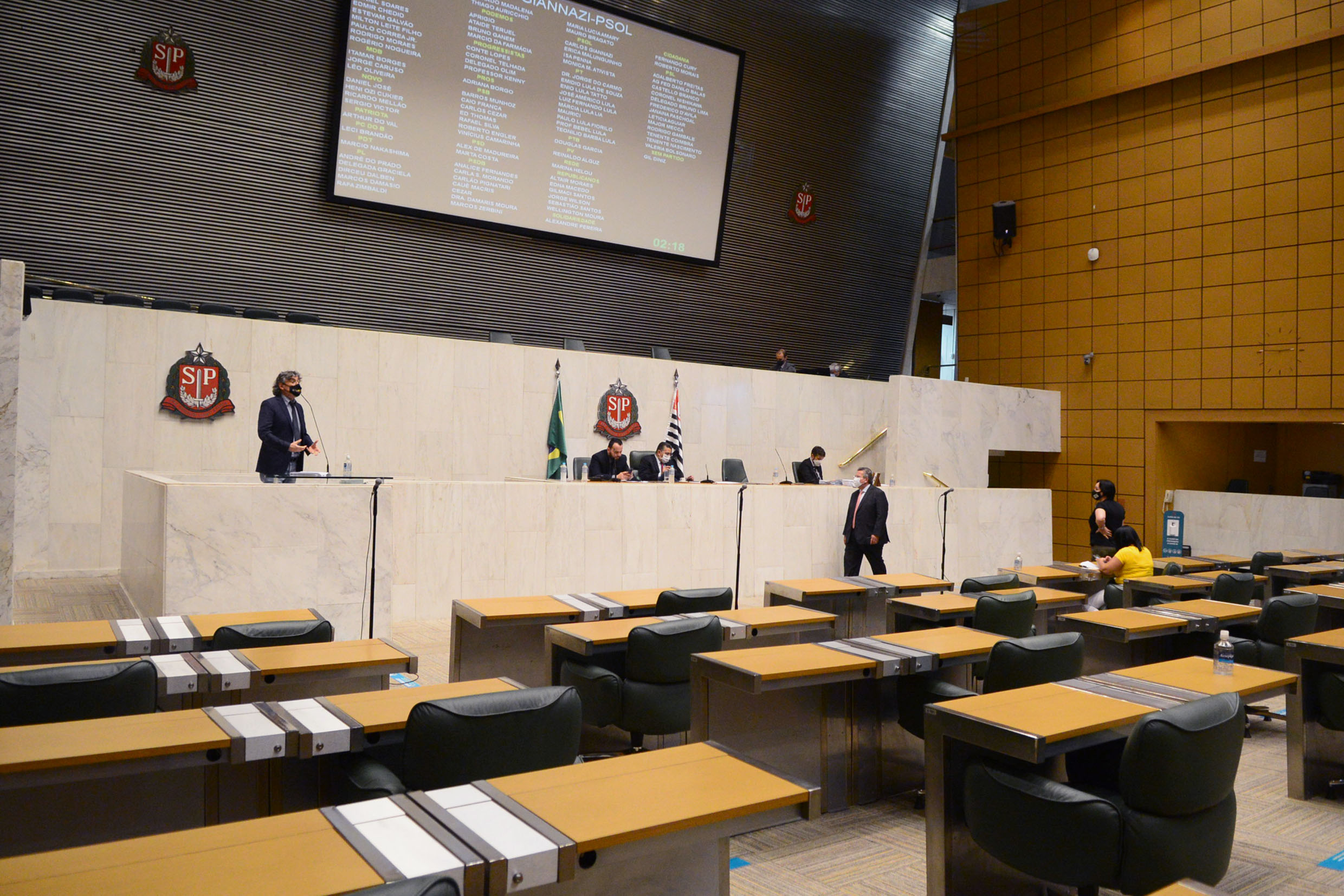 Plenrio Juscelino Kubitschek <a style='float:right;color:#ccc' href='https://www3.al.sp.gov.br/repositorio/noticia/N-12-2020/fg259582.jpg' target=_blank><i class='bi bi-zoom-in'></i> Clique para ver a imagem </a>