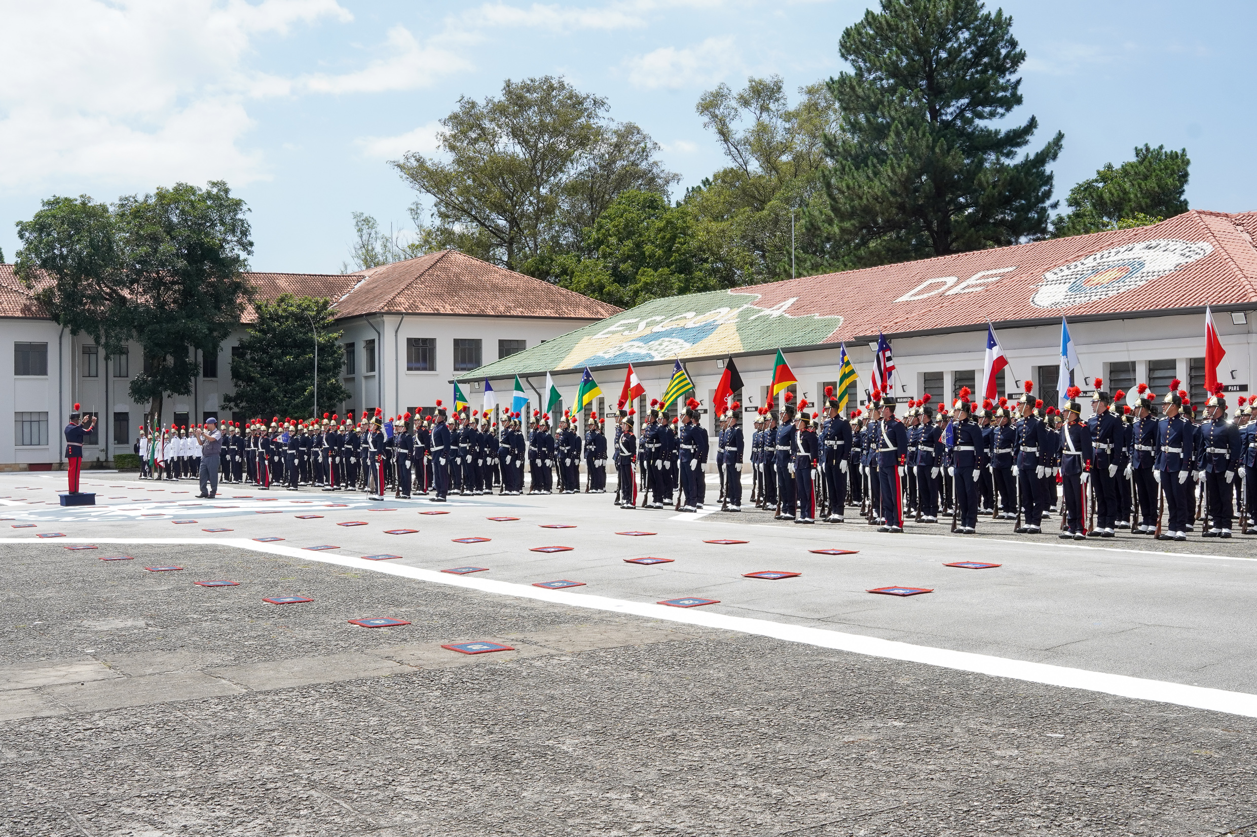 Medalha Brigadeiro Tobias<a style='float:right;color:#ccc' href='https://www3.al.sp.gov.br/repositorio/noticia/N-12-2022/fg294045.jpg' target=_blank><i class='bi bi-zoom-in'></i> Clique para ver a imagem </a>