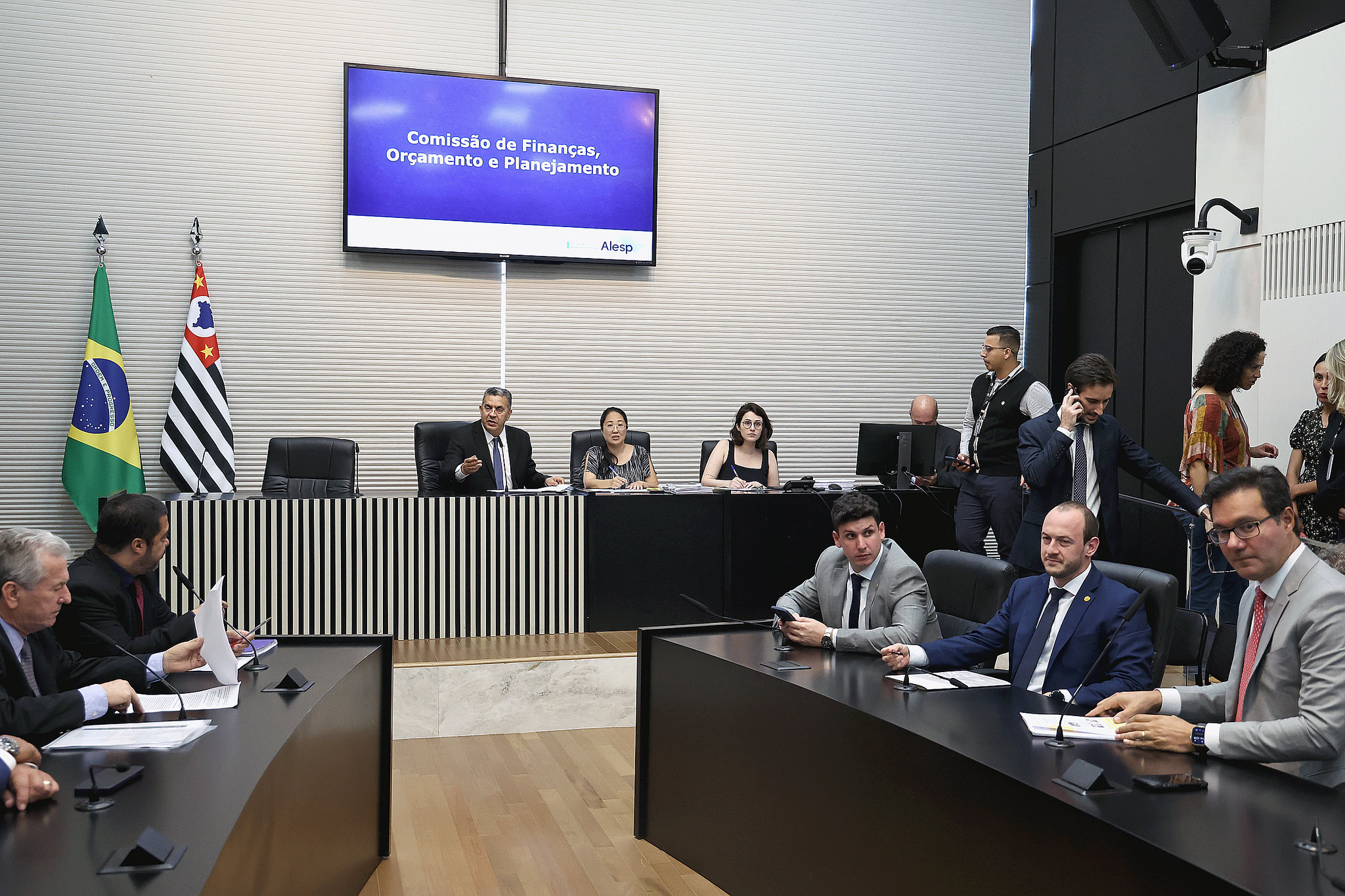 Reunio da CFOP na Alesp<a style='float:right;color:#ccc' href='https://www3.al.sp.gov.br/repositorio/noticia/N-12-2023/fg315939.jpg' target=_blank><i class='bi bi-zoom-in'></i> Clique para ver a imagem </a>