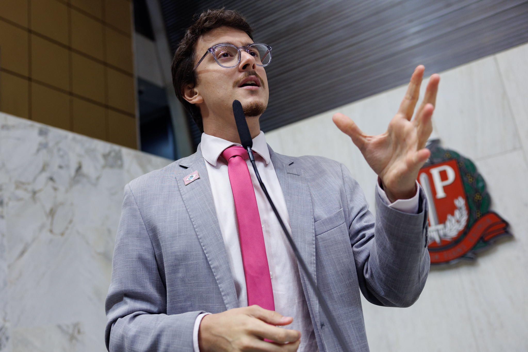 Guilherme Cortez (Psol): isenção do IR<a style='float:right;color:#ccc' href='https://www3.al.sp.gov.br/repositorio/noticia/N-12-2024/fg339004.jpg' target=_blank><i class='bi bi-zoom-in'></i> Clique para ver a imagem </a>