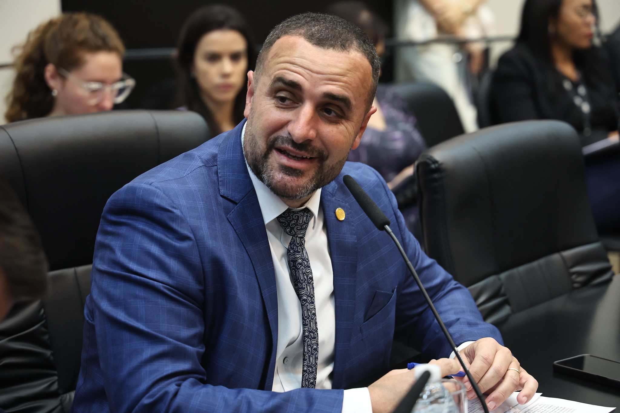 Dep. Vito do Cachorro (Rep.): ouvir quem sofre<a style='float:right;color:#ccc' href='https://www3.al.sp.gov.br/repositorio/noticia/N-12-2024/fg339210.jpg' target=_blank><i class='bi bi-zoom-in'></i> Clique para ver a imagem </a>