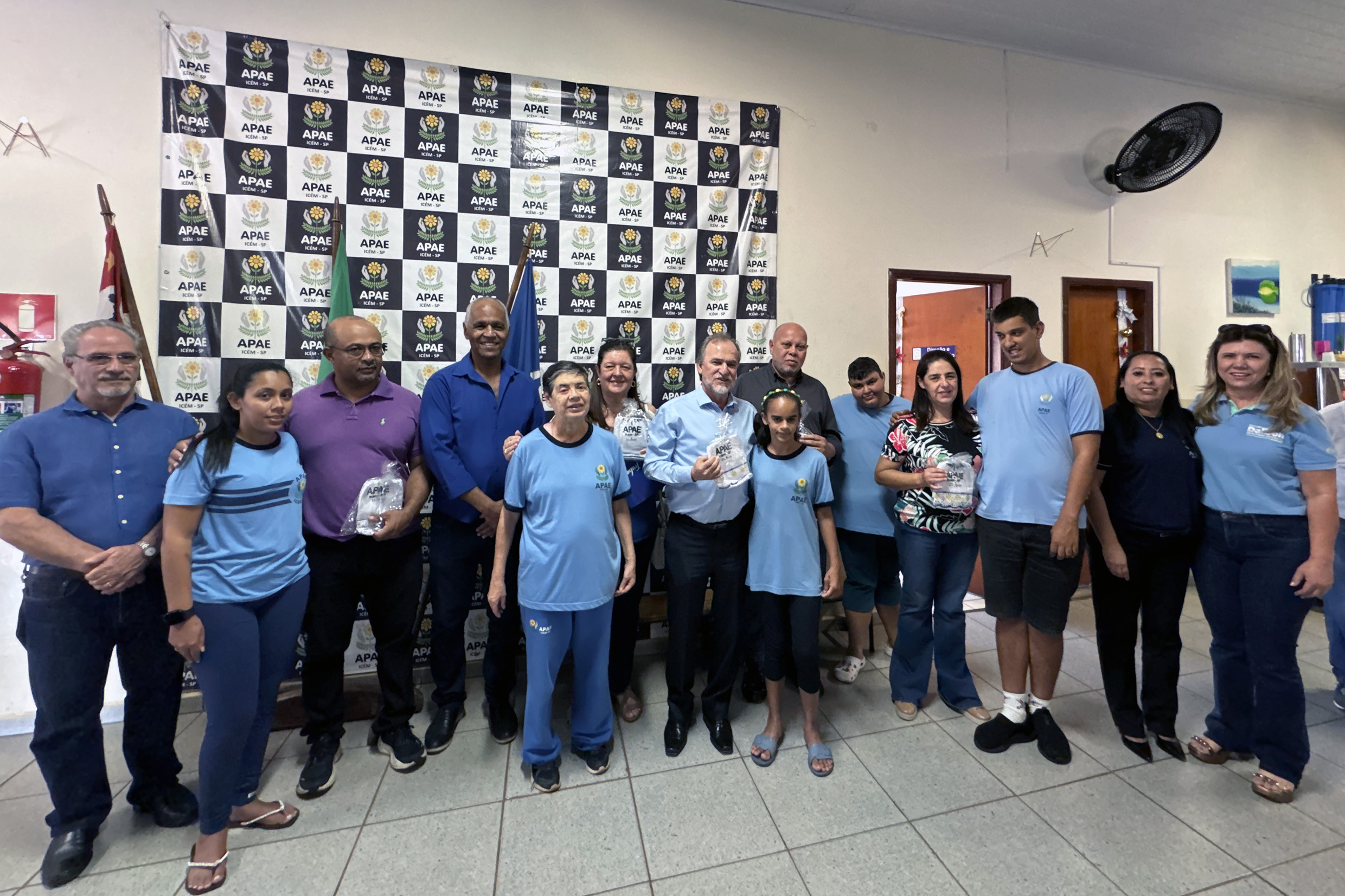 Dirceu Dalben no munic�pio de Ic�m<a style='float:right;color:#ccc' href='https://www3.al.sp.gov.br/repositorio/noticia/N-12-2025/fg357849.jpg' target=_blank><i class='bi bi-zoom-in'></i> Clique para ver a imagem </a>