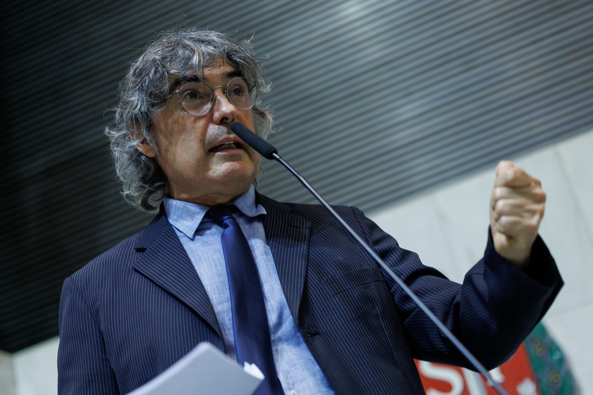 Deputado Carlos Giannazi<a style='float:right;color:#ccc' href='https://www3.al.sp.gov.br/repositorio/noticia/N-12-2025/fg357903.jpg' target=_blank><i class='bi bi-zoom-in'></i> Clique para ver a imagem </a>