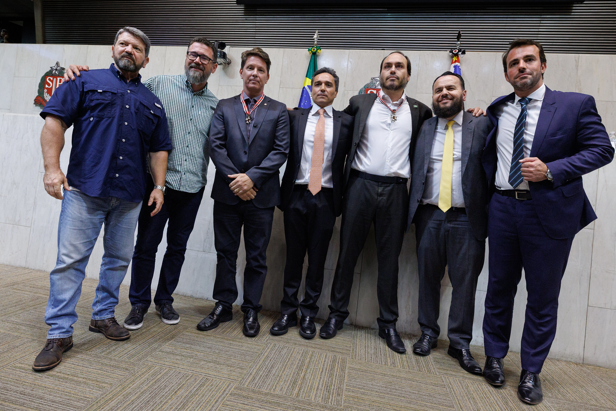 Cerim�nia entrega Colar de Honra ao M�rito<a style='float:right;color:#ccc' href='https://www3.al.sp.gov.br/repositorio/noticia/N-12-2025/fg358163.jpg' target=_blank><i class='bi bi-zoom-in'></i> Clique para ver a imagem </a>